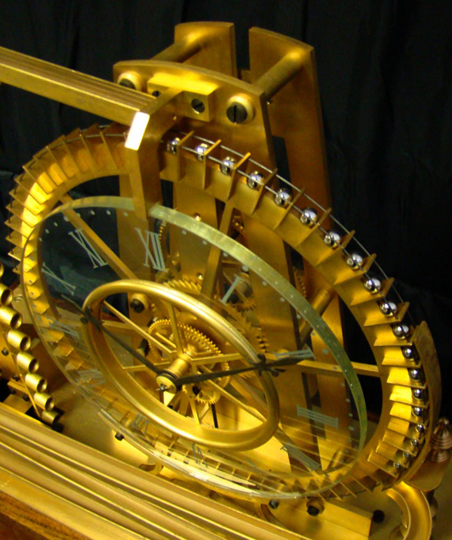 Laiton Rare horloge industrielle vintage Mystery de 8 jours à roues roulantes et à boules, style français en vente