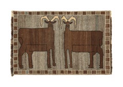 Tapis Gabbeh vintage rare en gris avec des photos d'animaux bruns par Rug & Kilim