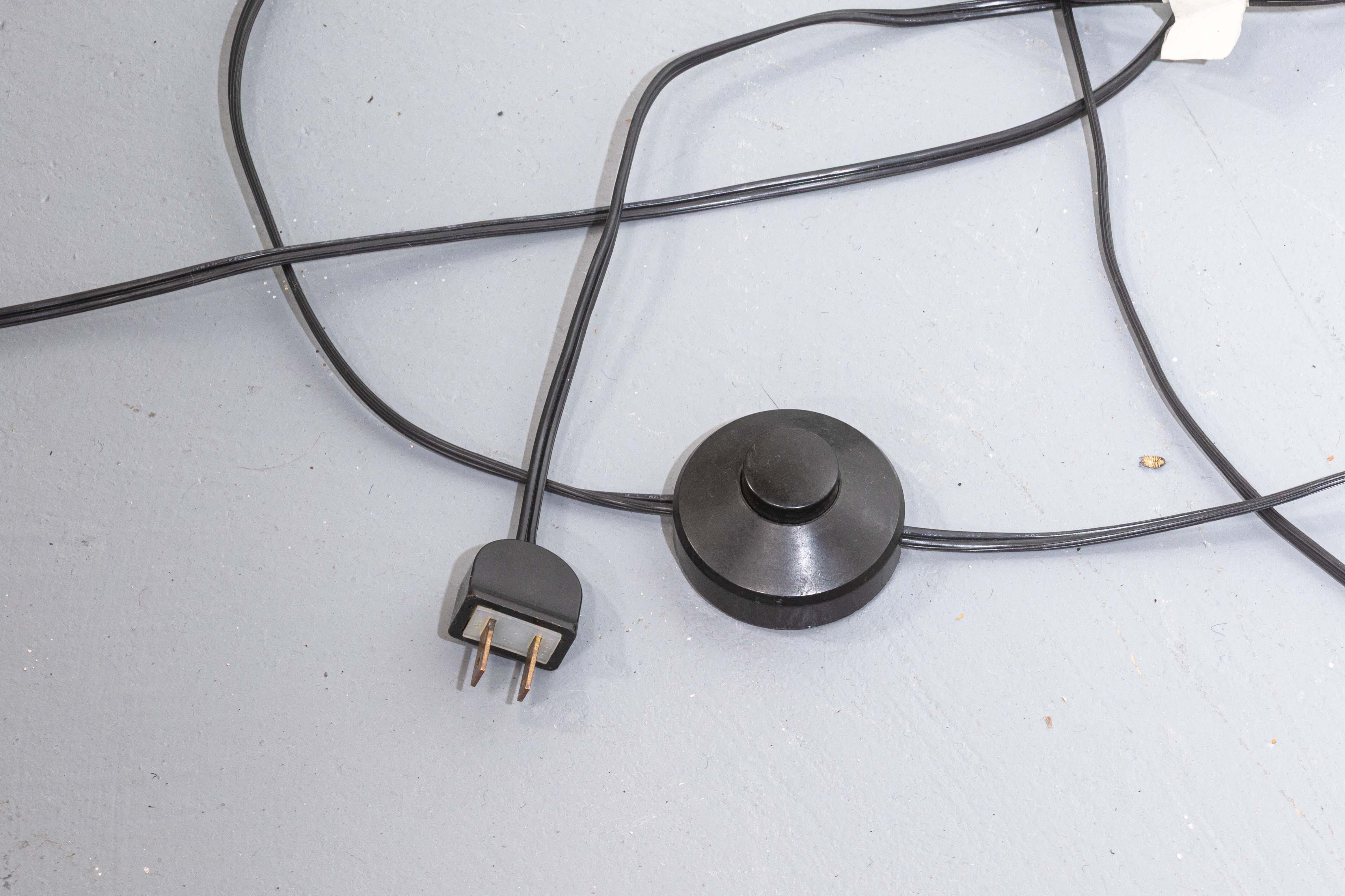 Seltene Vintage Gaetano Pesce zugeschrieben Moloch überdimensioniert schwarz Zeichnung Stehlampe (20. Jahrhundert) im Angebot