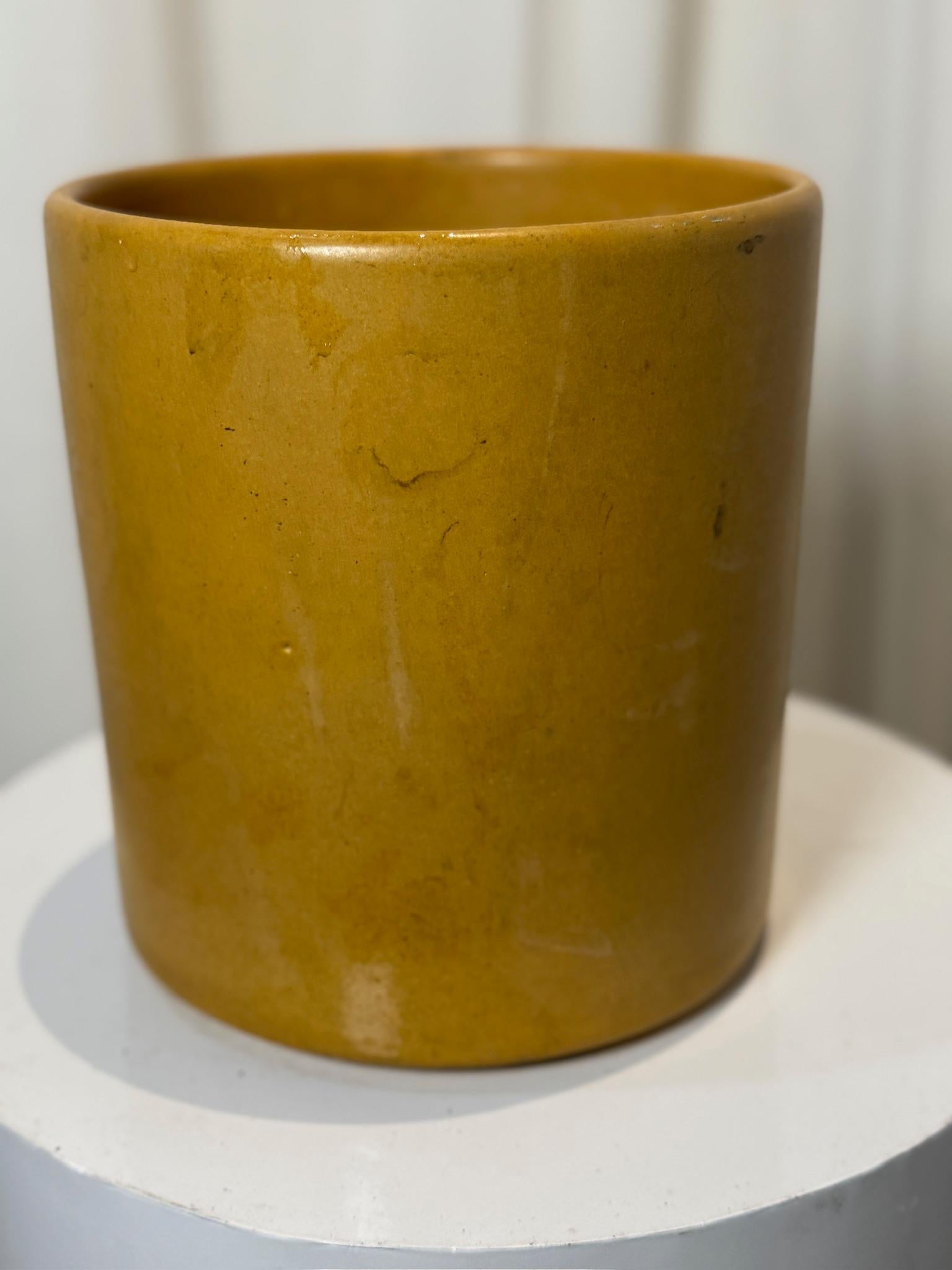 Vernissé Rare Jardinière Vintage Gainey Ceramics - Ochre Yellow, Mid-Century Modern Pot en vente