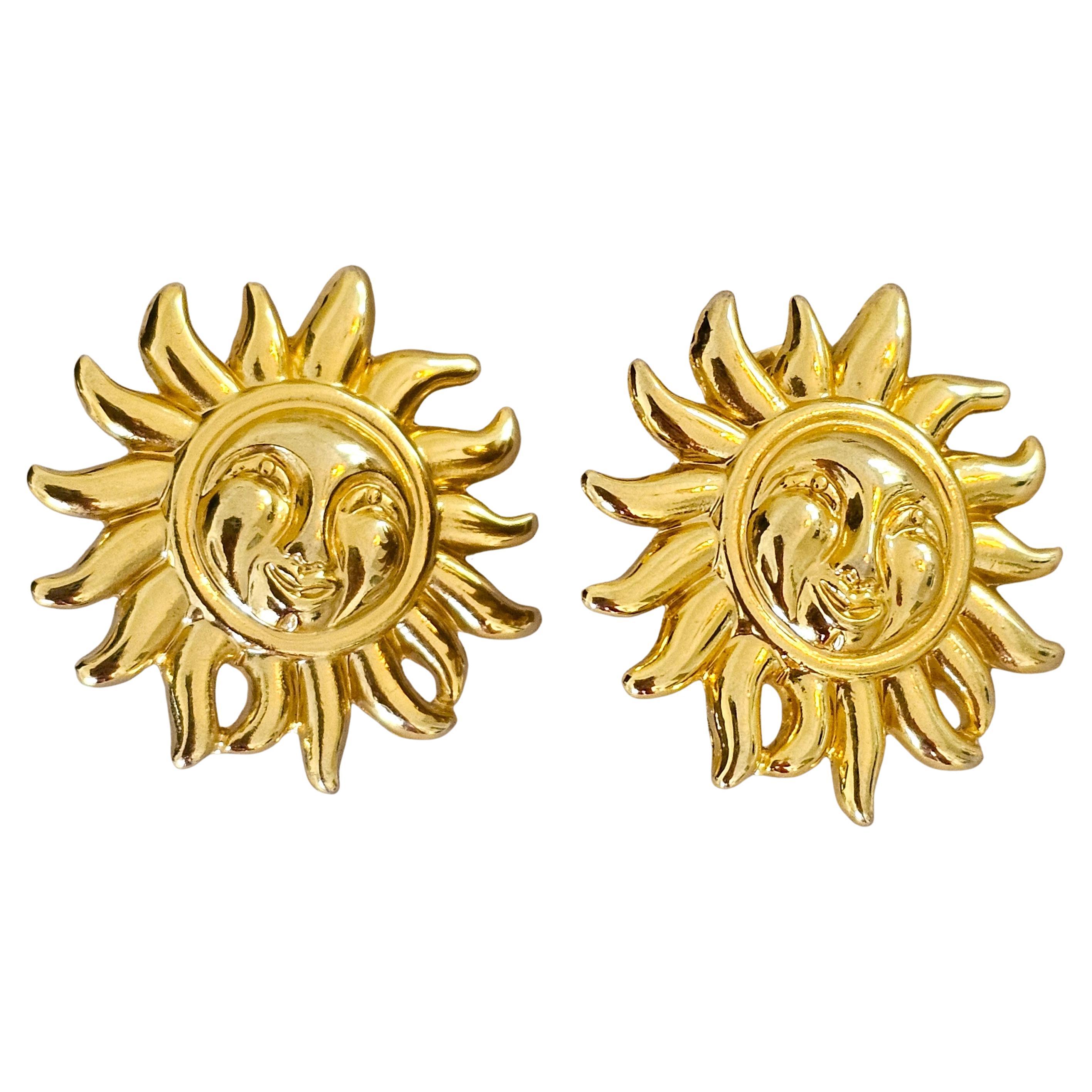Rari orecchini a clip vintage di Gianni Versace in oro e sole, Runway 1981