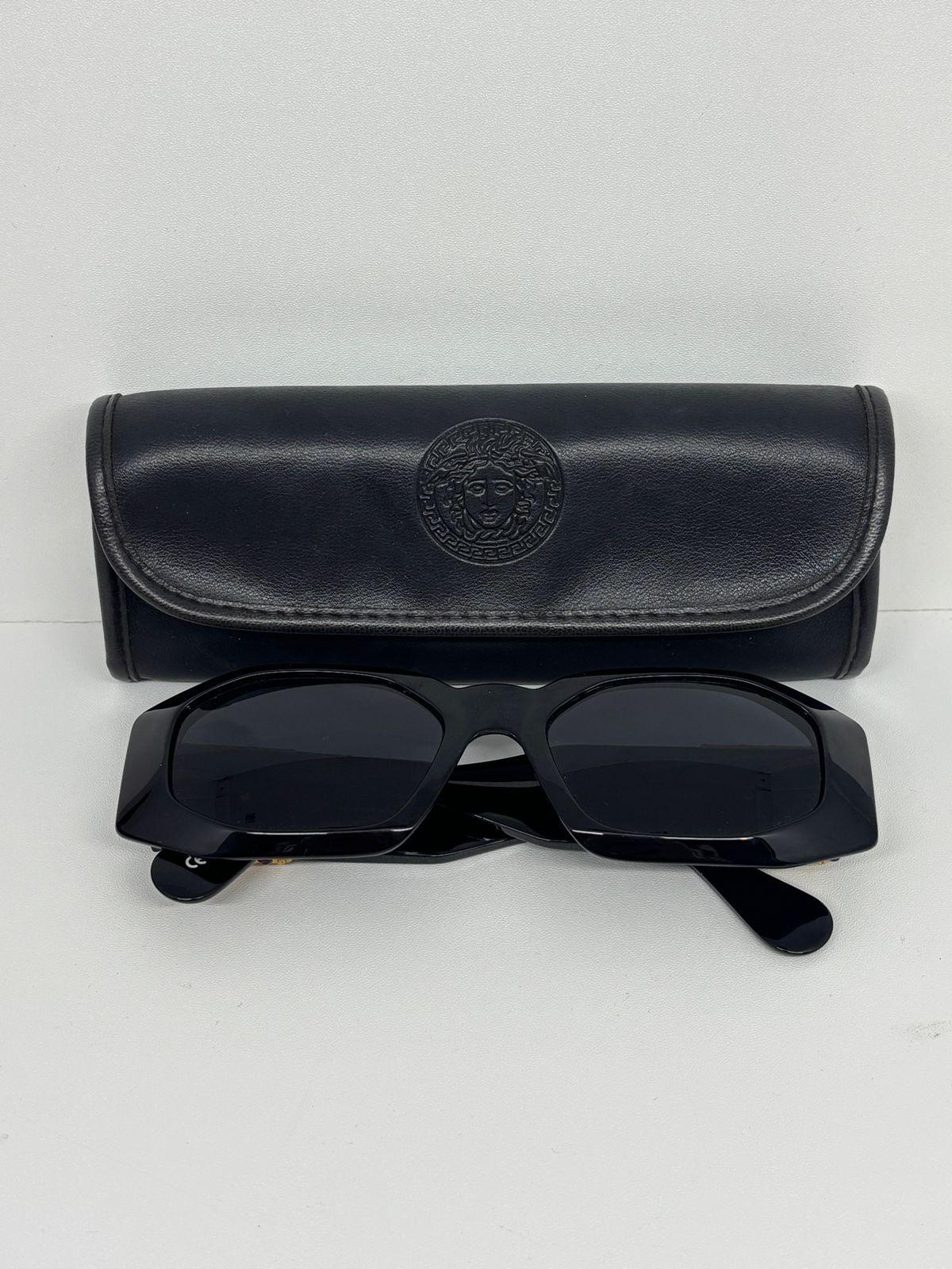 Rare Vintage Gianni Versace Gripoix Medusa Head Sunglasses In Good Condition For Sale In Jakarta, Daerah Khusus Ibukota Jakarta