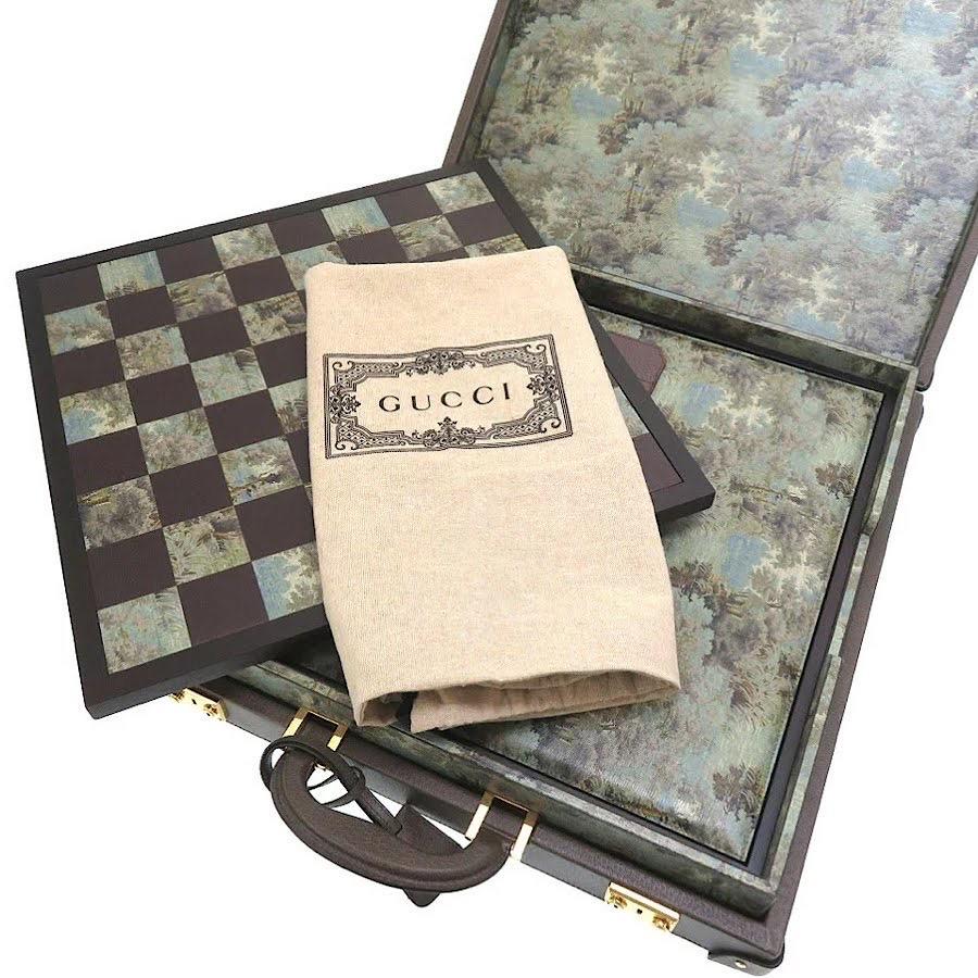Fine XX secolo Raro set di scacchi Monogram Gucci d'epoca con custodia - Italia, anni '80 ca. in vendita