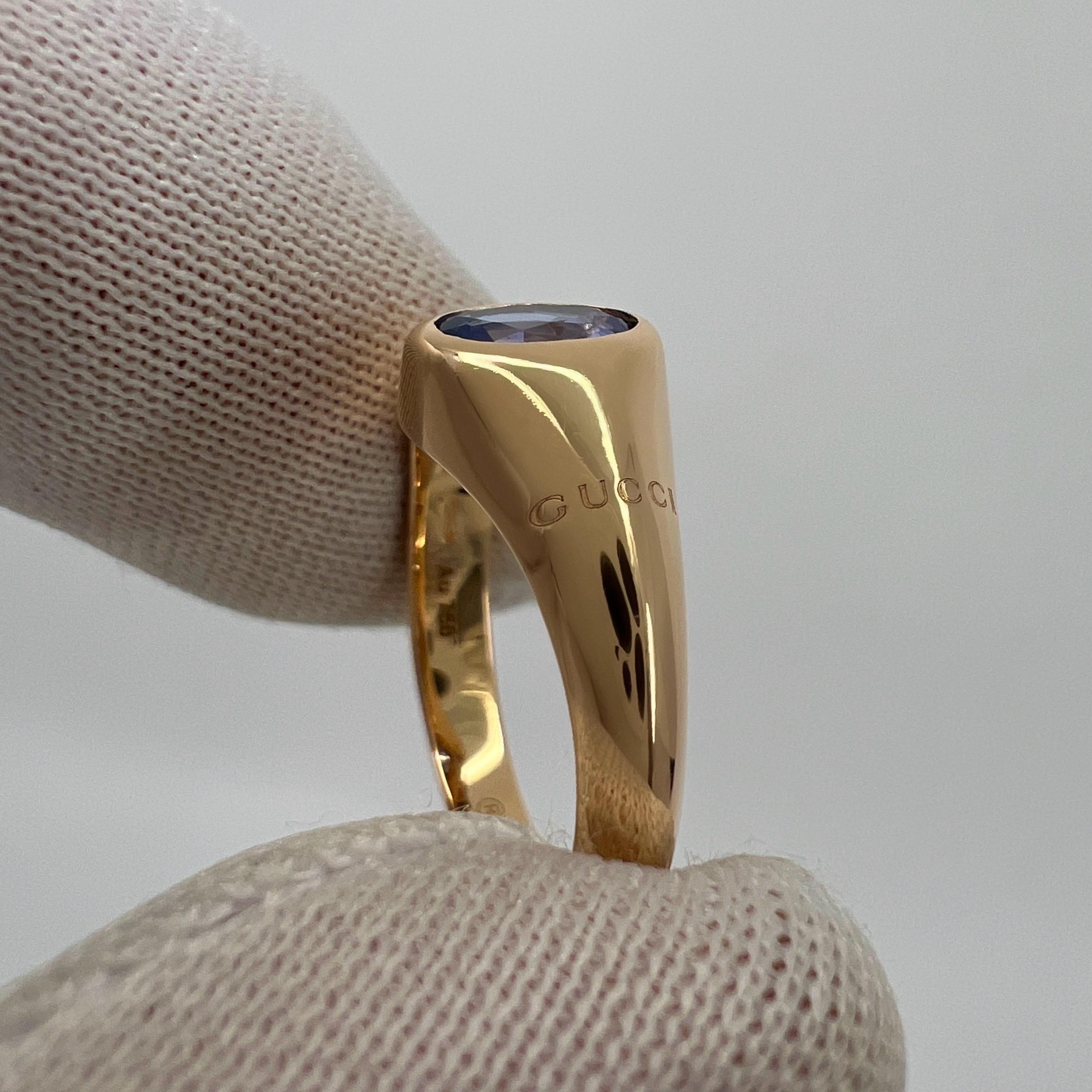 Rare Vintage Gucci Oval Cut Blue Sapphire 18k Yellow Gold Signet Solitaire Ring For Sale 1