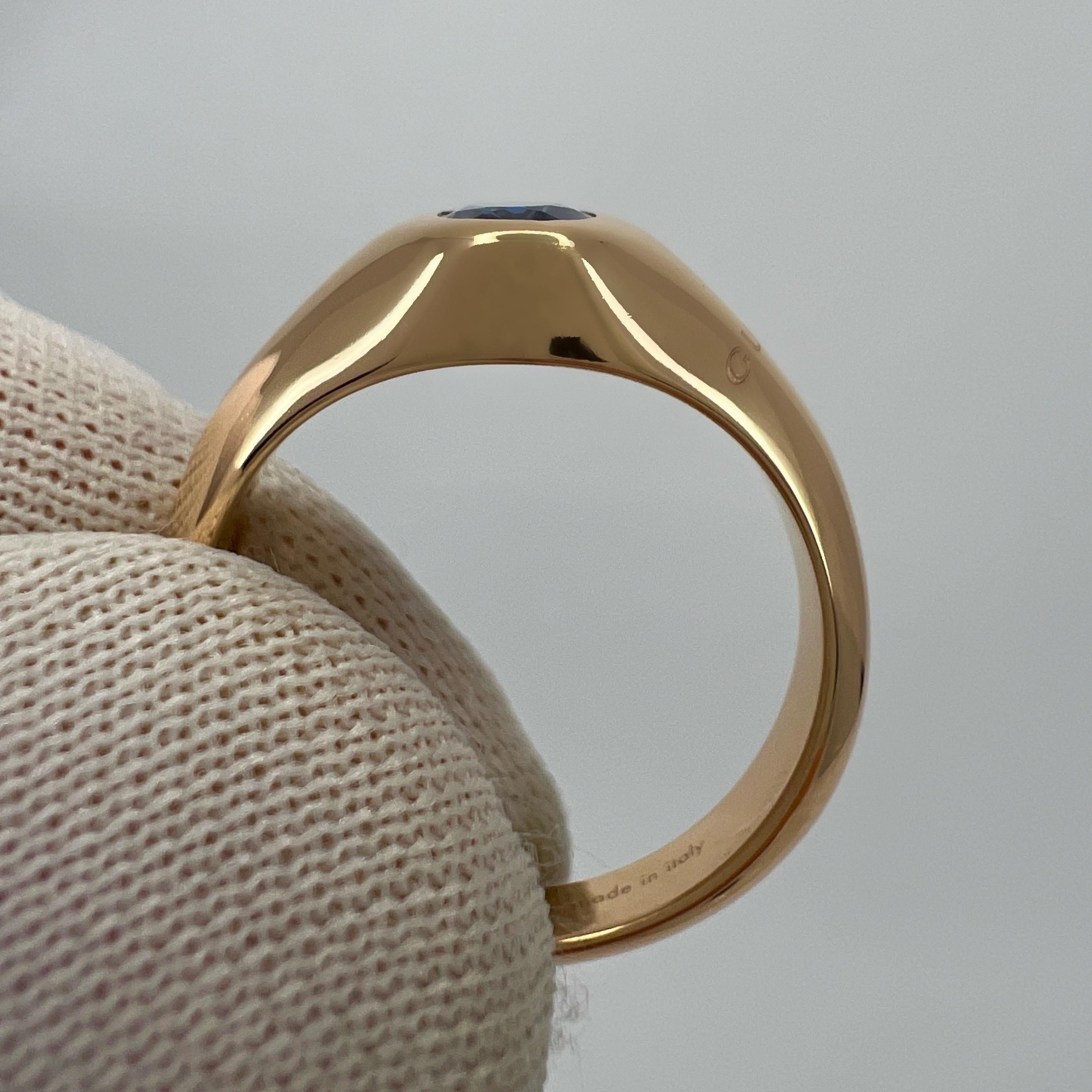 Rare Vintage Gucci Oval Cut Blue Sapphire 18k Yellow Gold Signet Solitaire Ring For Sale 2