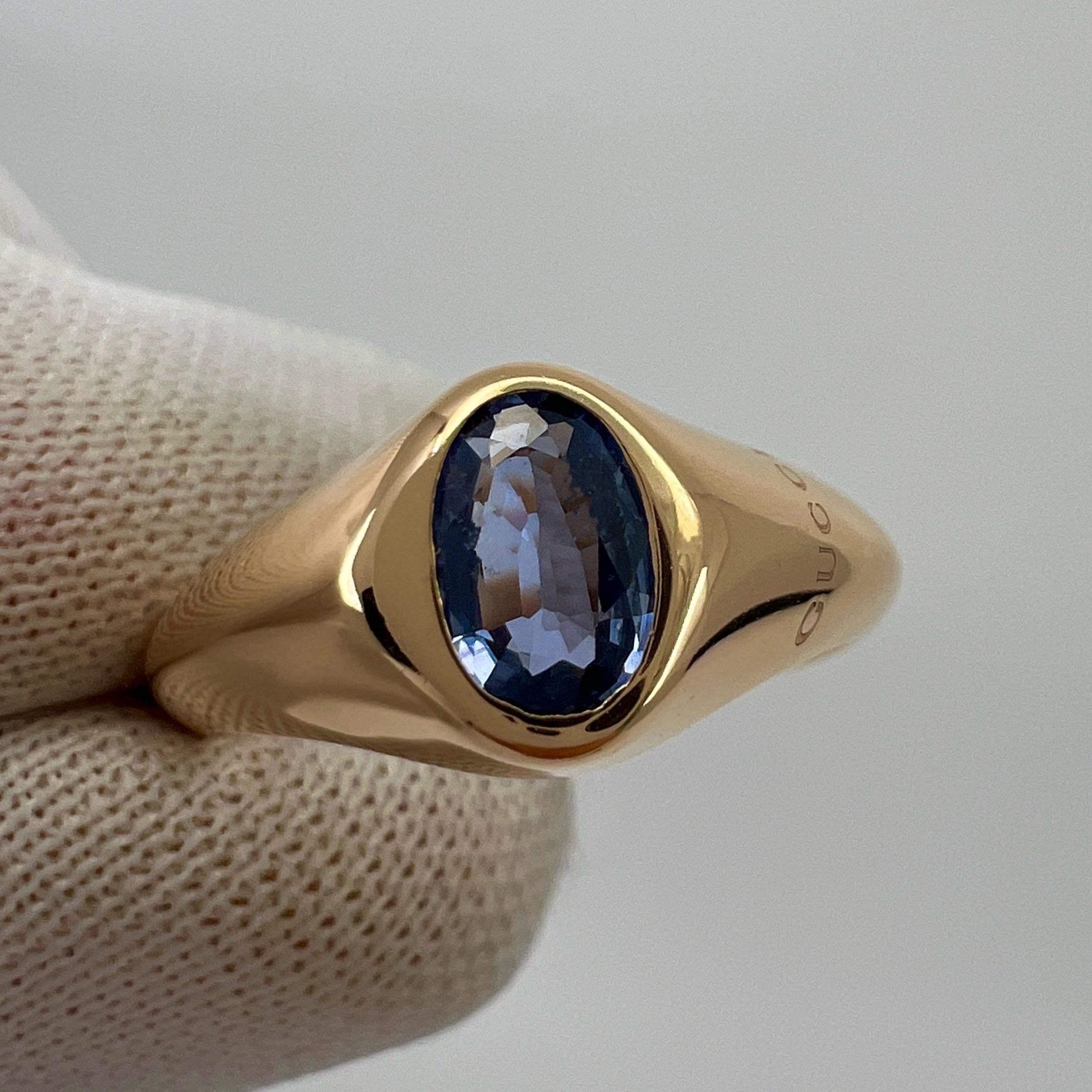 Rare Vintage Gucci Oval Cut Blue Sapphire 18k Yellow Gold Signet Solitaire Ring For Sale 3