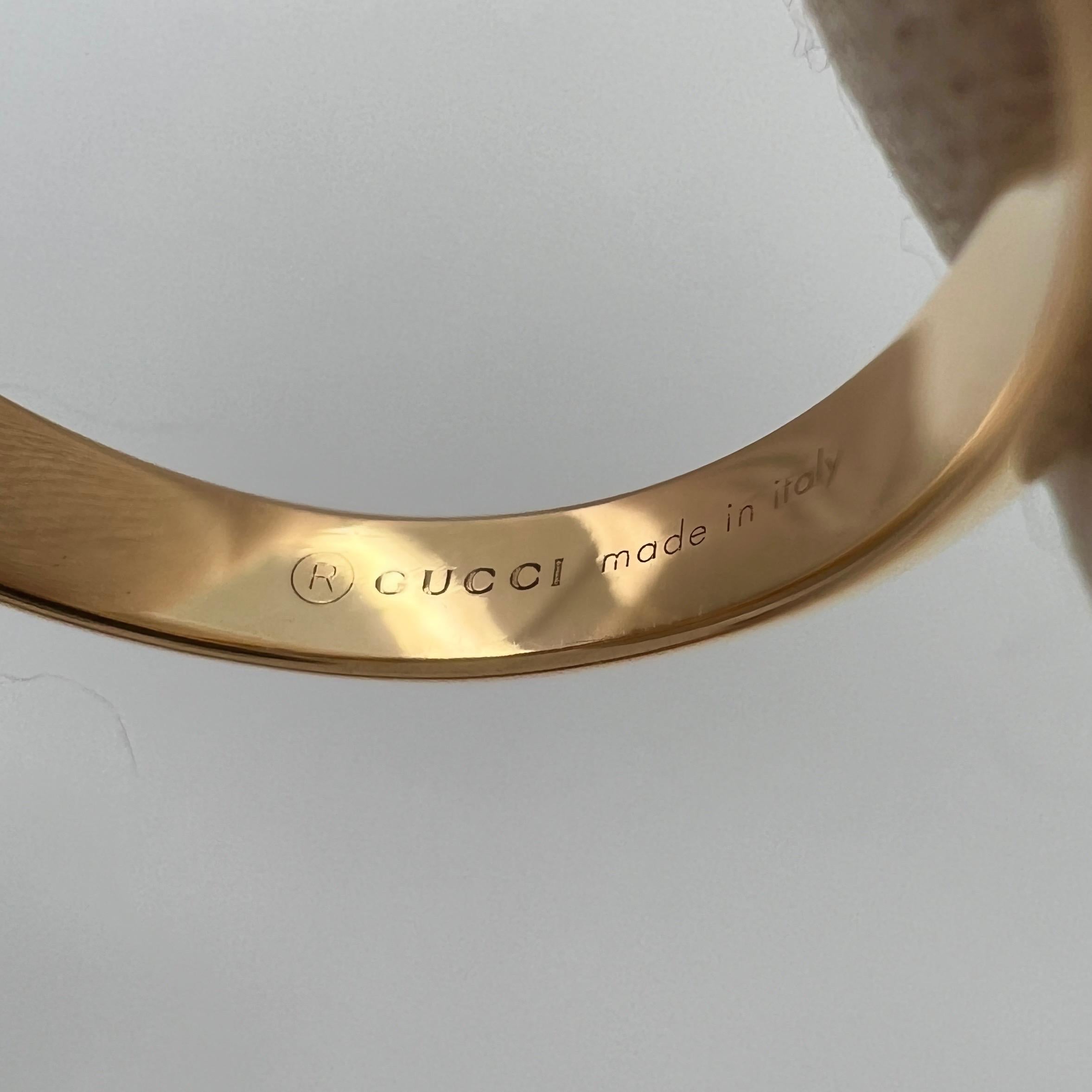 Rare Vintage Gucci Oval Cut Blue Sapphire 18k Yellow Gold Signet Solitaire Ring For Sale 4
