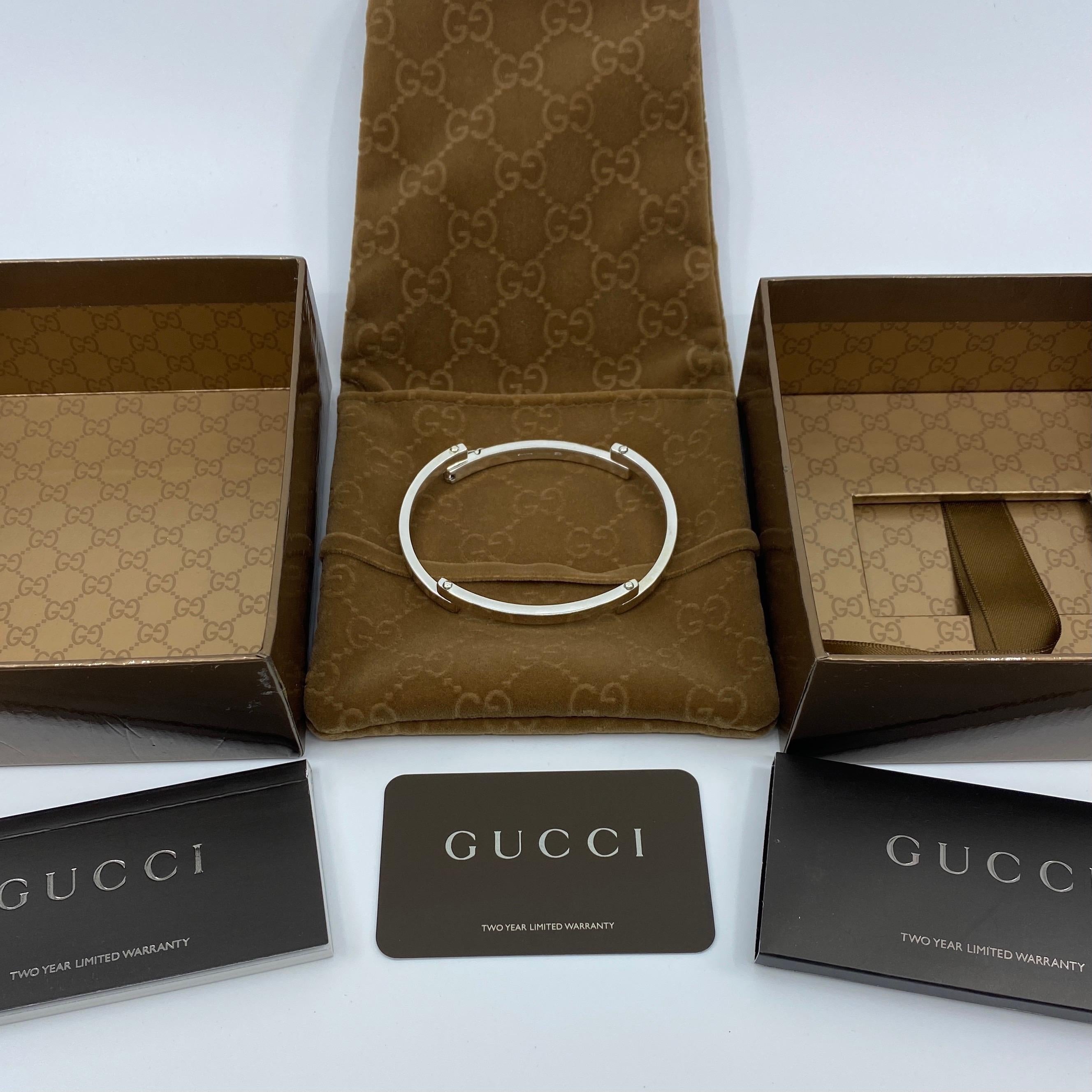 Rare Vintage Gucci Sterling Silver Bracelet Bangle.

Has Gucci written on the top of the bracelet with Gucci and Made in Italy hallmarks on the inside.

Can be worn at two different lengths.

The bracelet has been professionally polished and cleaned