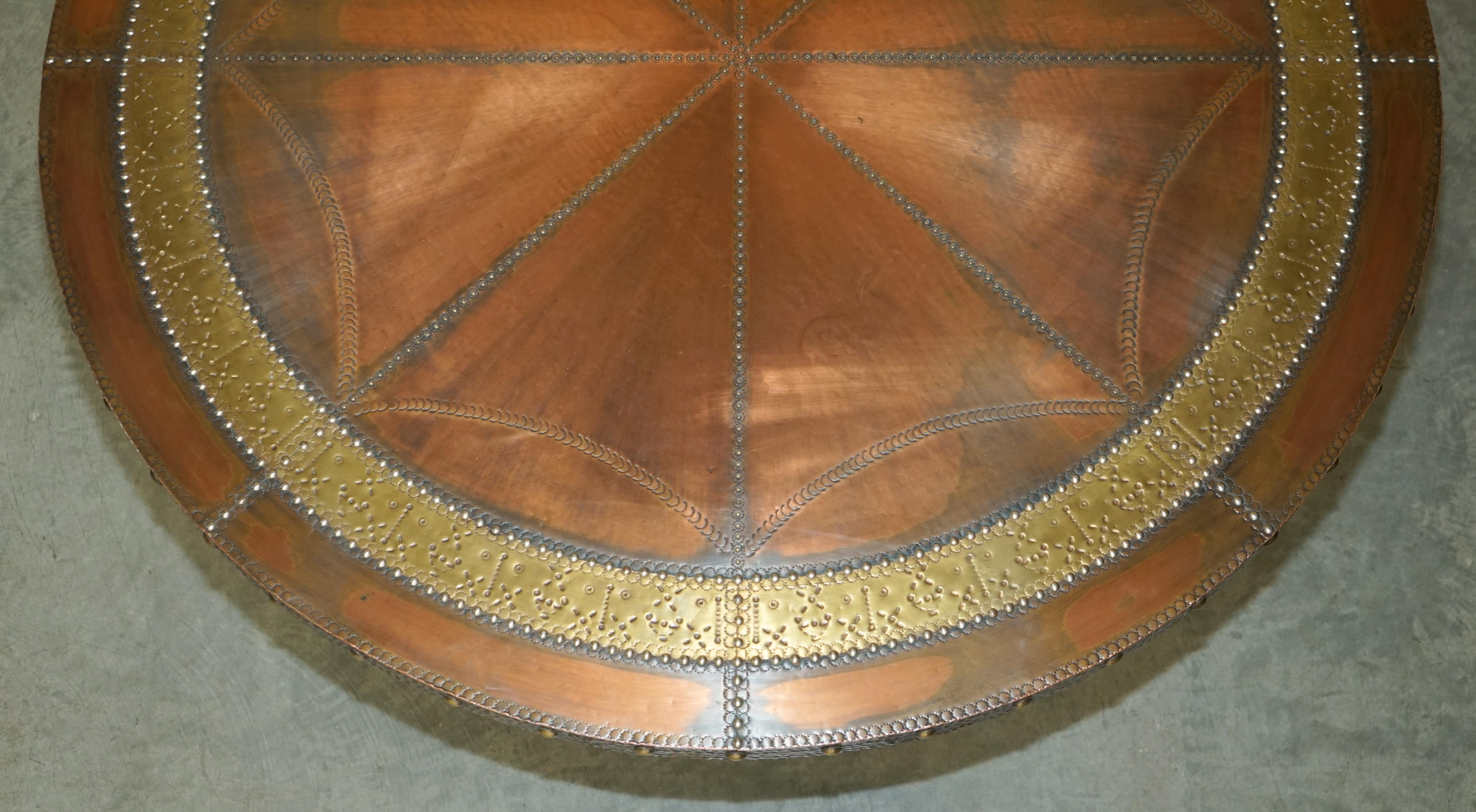 RARE ViNTAGE HAND HAMMERED COPPER & BRASS ROUND MEDIEVAL LOOKING DINING TABLE 3