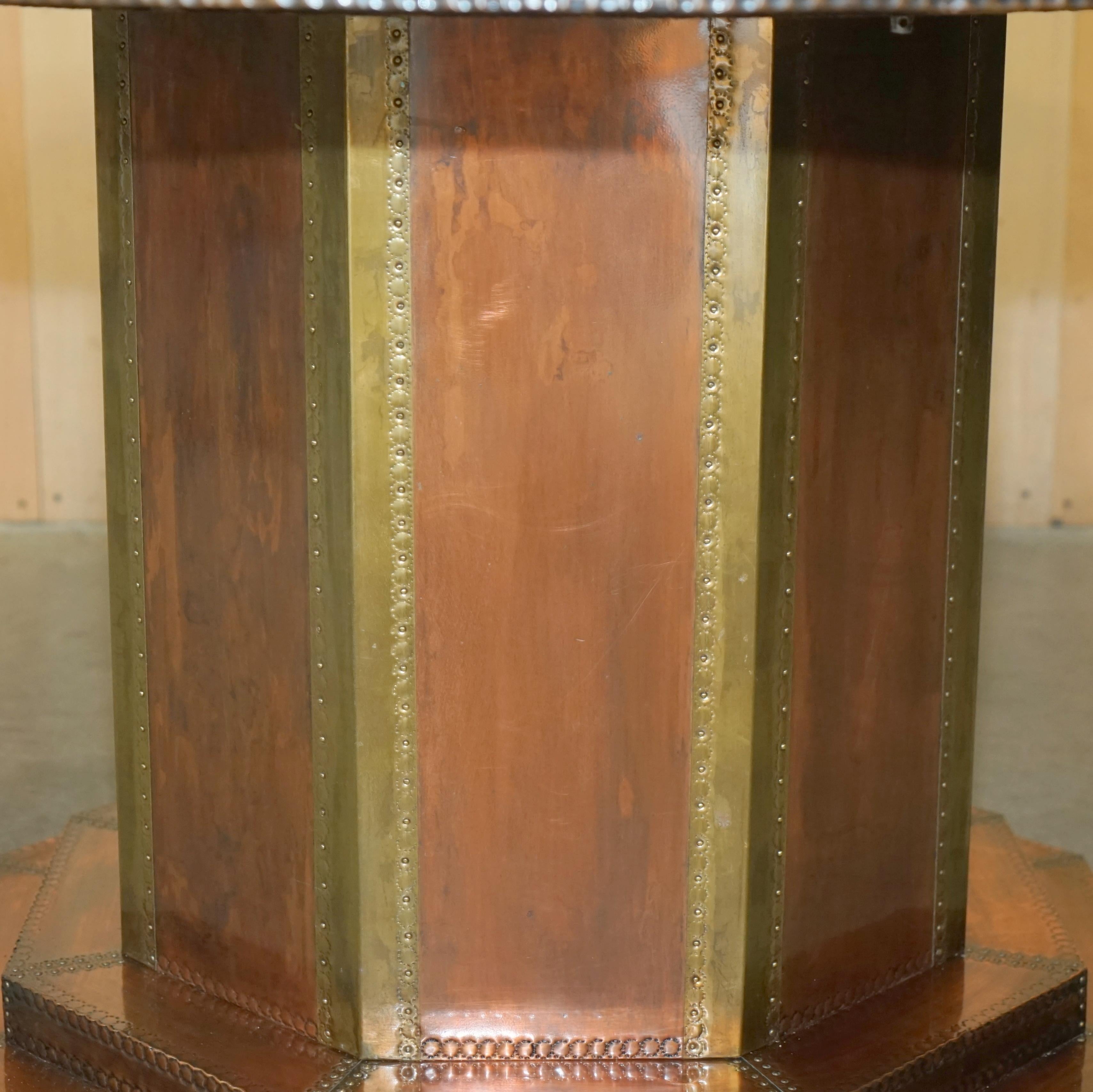 Hand-Crafted RARE ViNTAGE HAND HAMMERED COPPER & BRASS ROUND MEDIEVAL LOOKING DINING TABLE