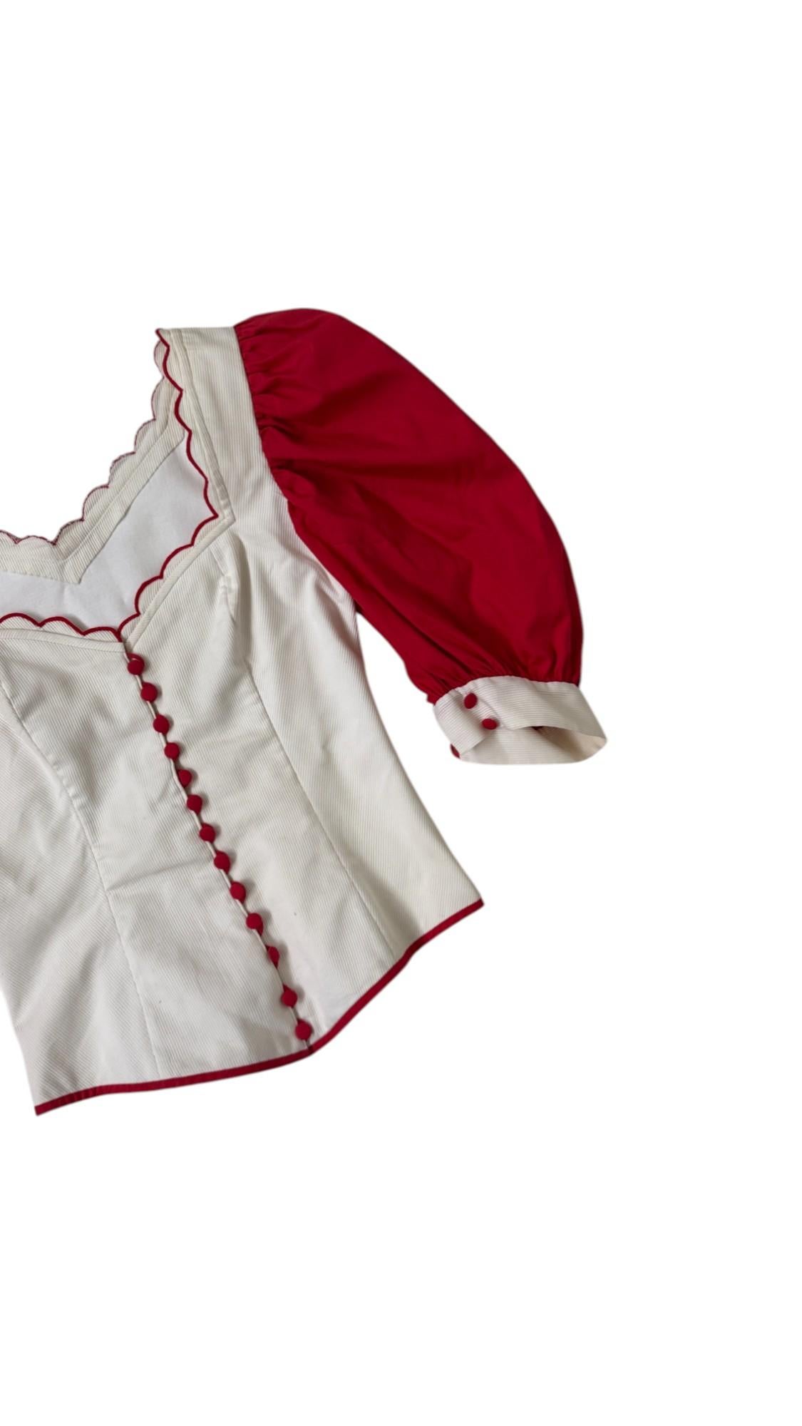 Seltene handgefertigte Bauernkorsettbluse mit Puffärmeln und Wellenbesatz im Zustand „Gut“ im Angebot in Milano, IT