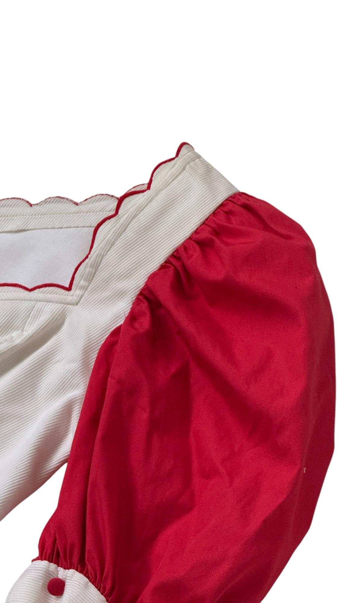 Seltene handgefertigte Bauernkorsettbluse mit Puffärmeln und Wellenbesatz im Angebot 2