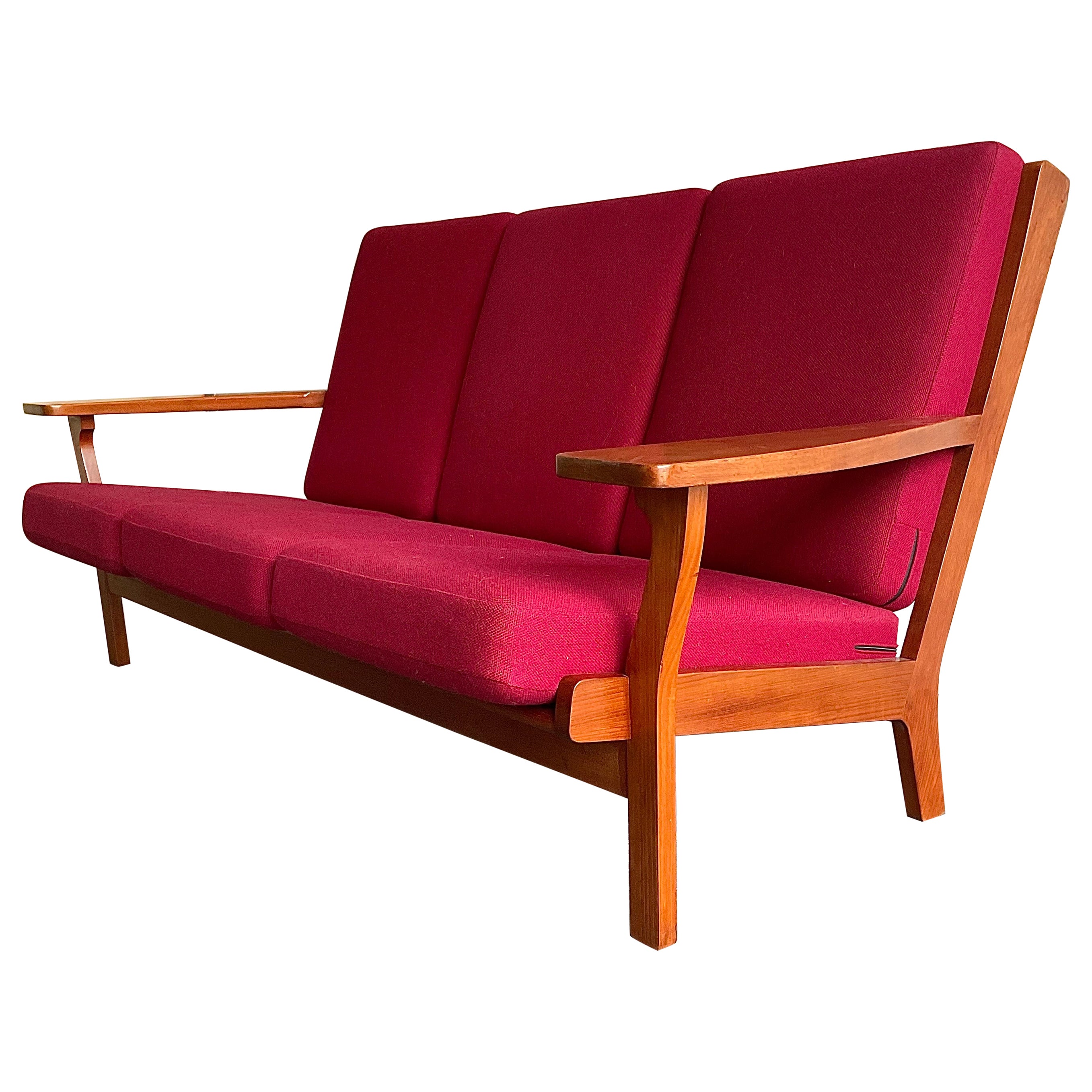 Raro Vintage Hans J. Wegner para Getama Modelo 330/3A en teca y lana, 1965 en venta