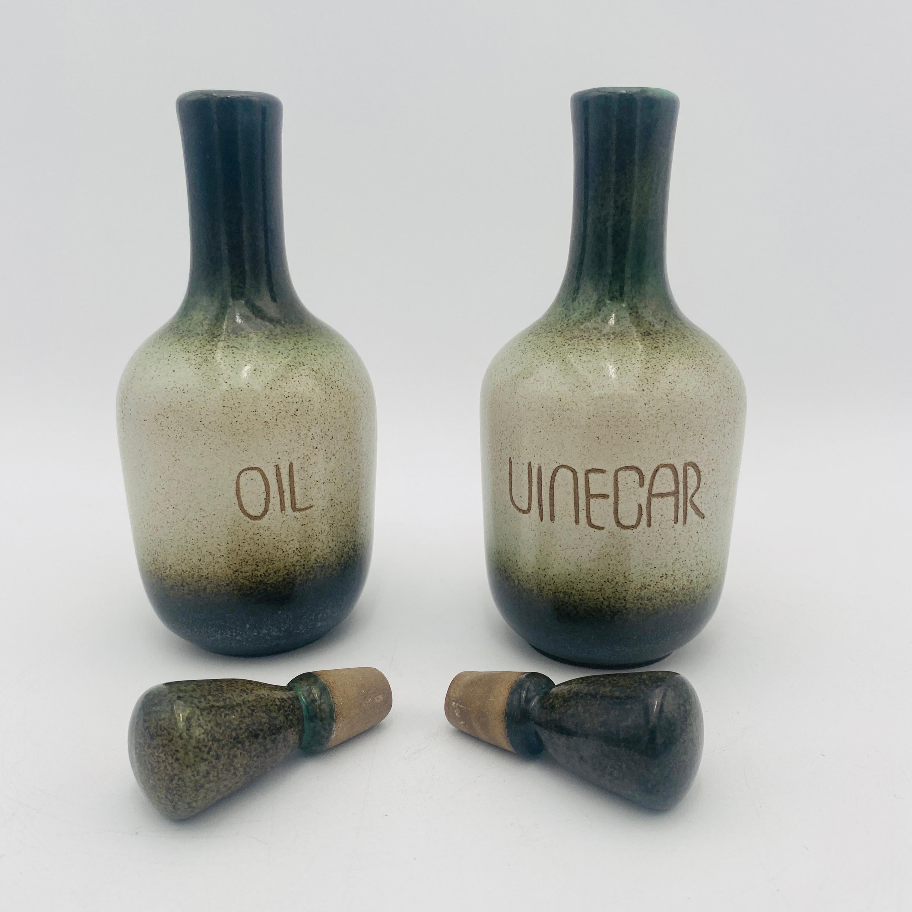 Seltene Vintage Heath Ceramics Öl & Essig Set (Ende des 20. Jahrhunderts) im Angebot