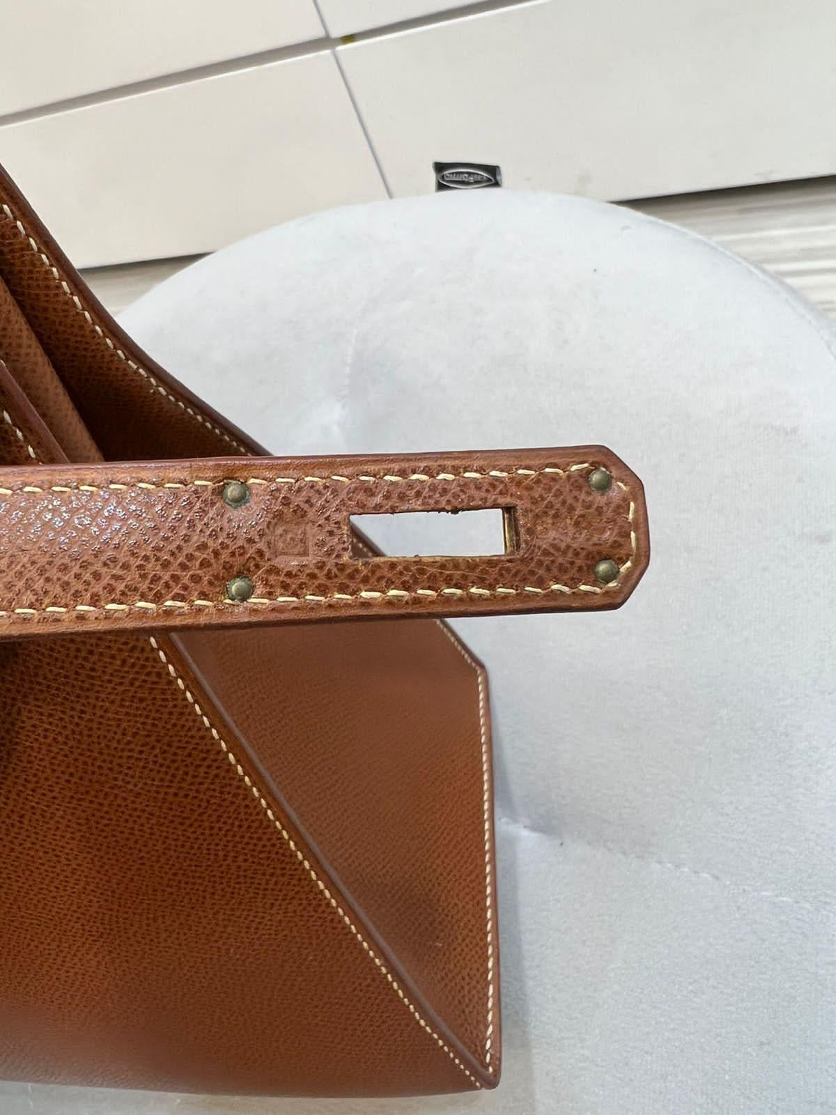 Rare Vintage Hermes Kelly 32 Lisse Noisette GHW Bag For Sale 1