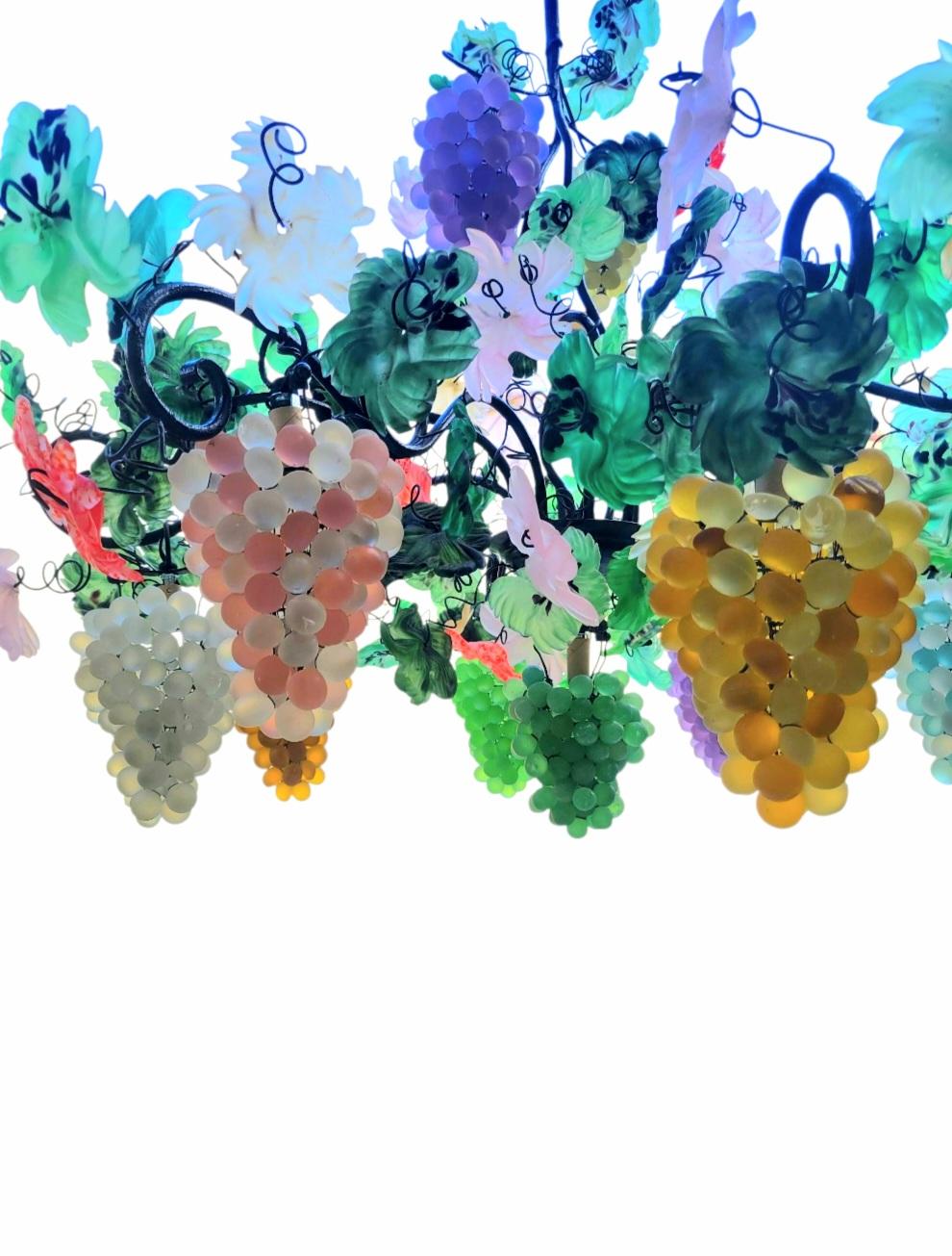 Italian Rare Vintage huge 9 Light Murano Glass Cesare Toso Grape Cluster chandelier For Sale