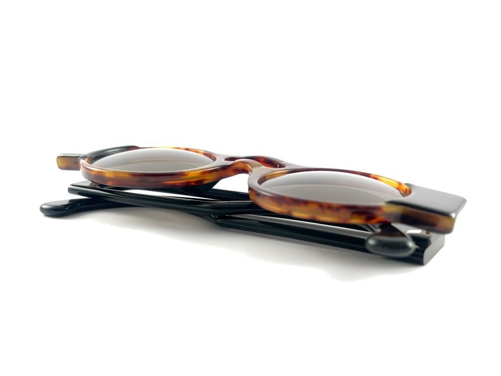 Petites lunettes de soleil vintage Idc noires et écailles, fabriquées en France, années 1990 en vente 10