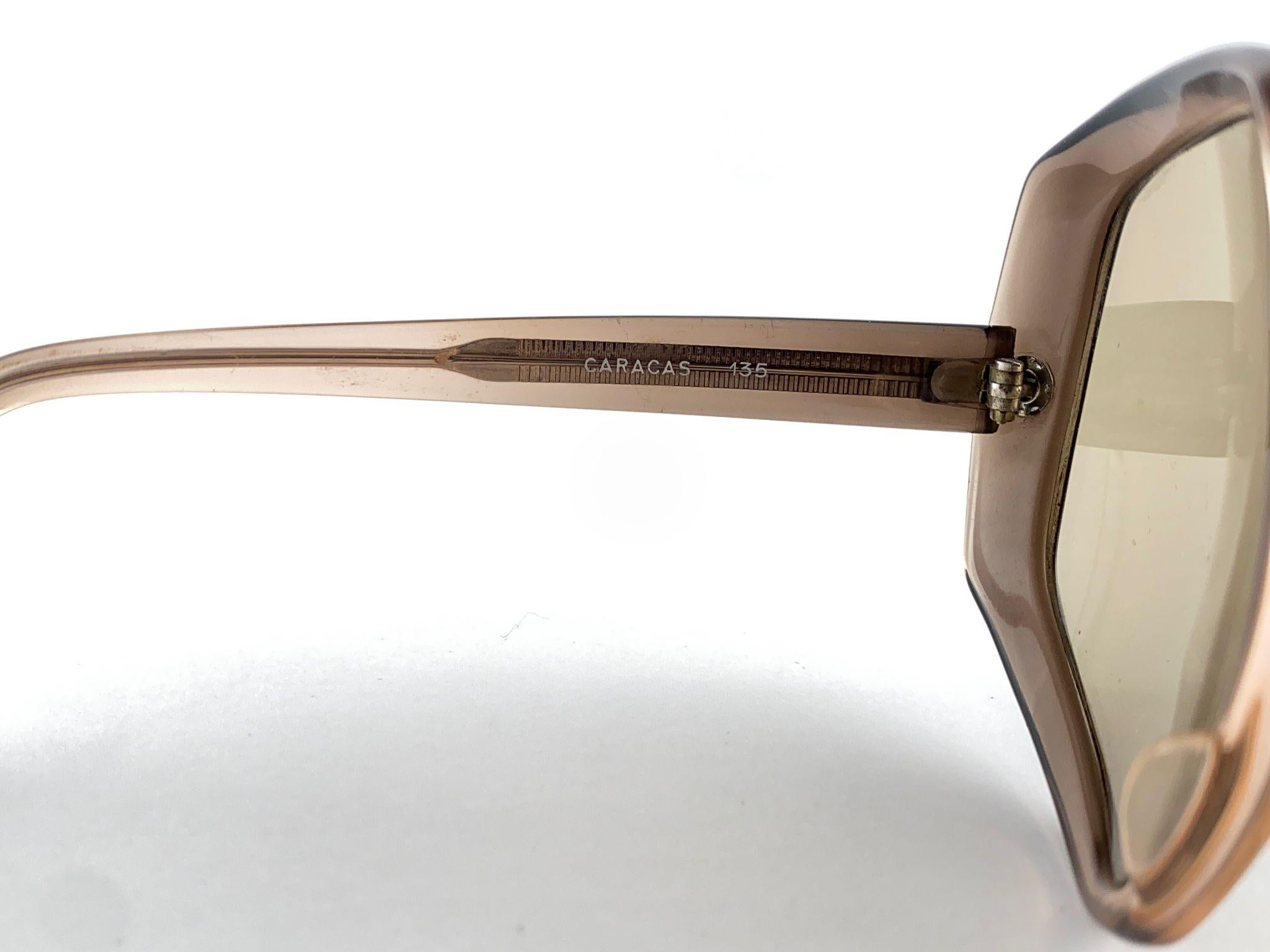 Seltene übergroße Indo Caracas Vintage-Sonnenbrille in Übergröße 1970er Jahre Paris im Angebot 1