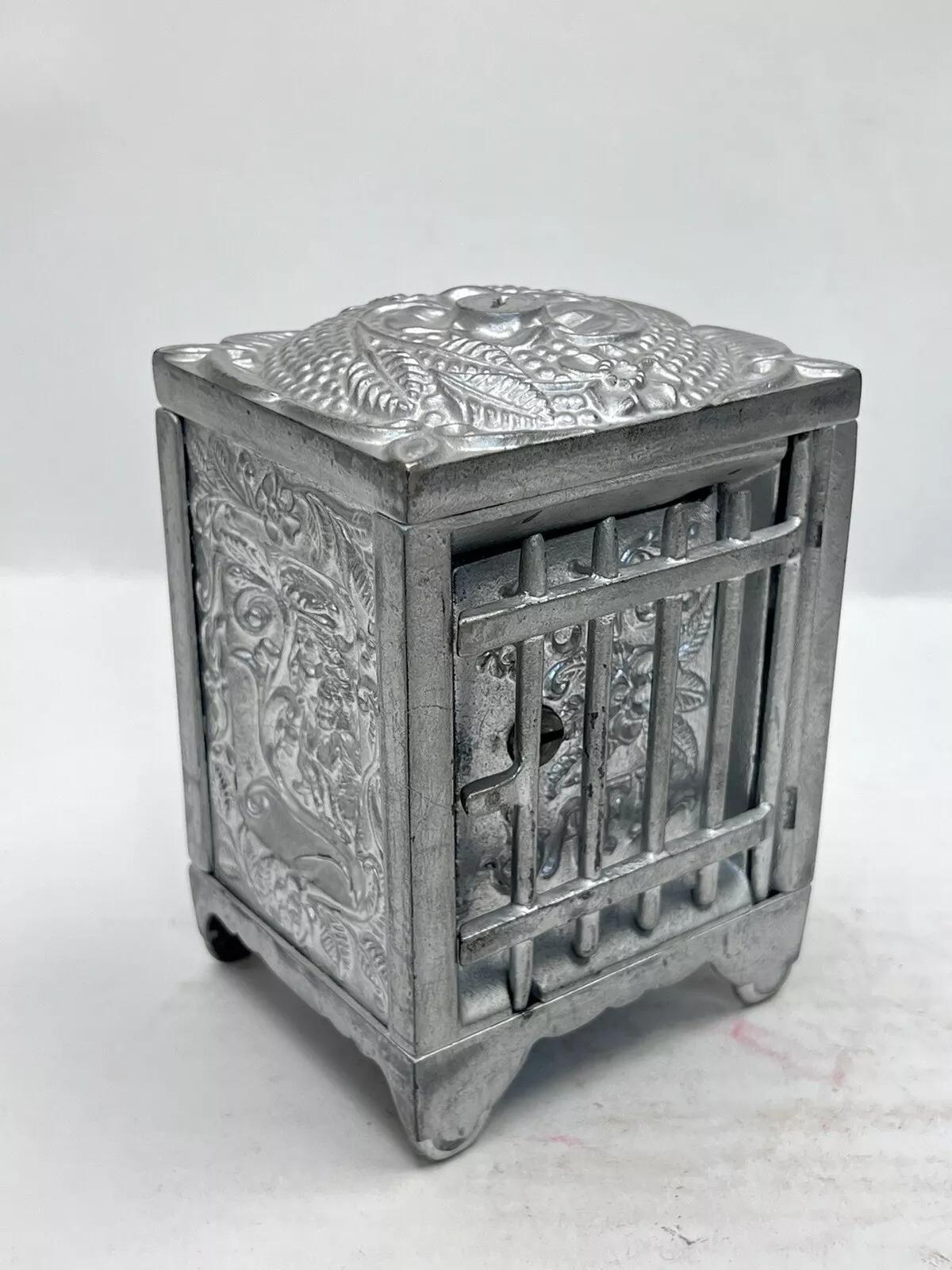 Rare Vintage J.E. Stevens Jewel Bank Cast Iron Safe (With Key). Circa Early 20th Century. Measurements: 5.25