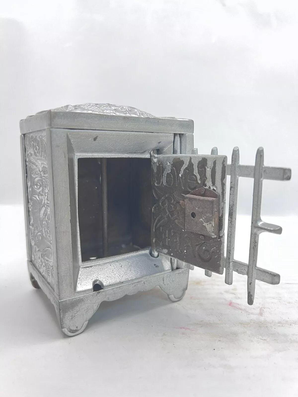 je stevens cast iron bank