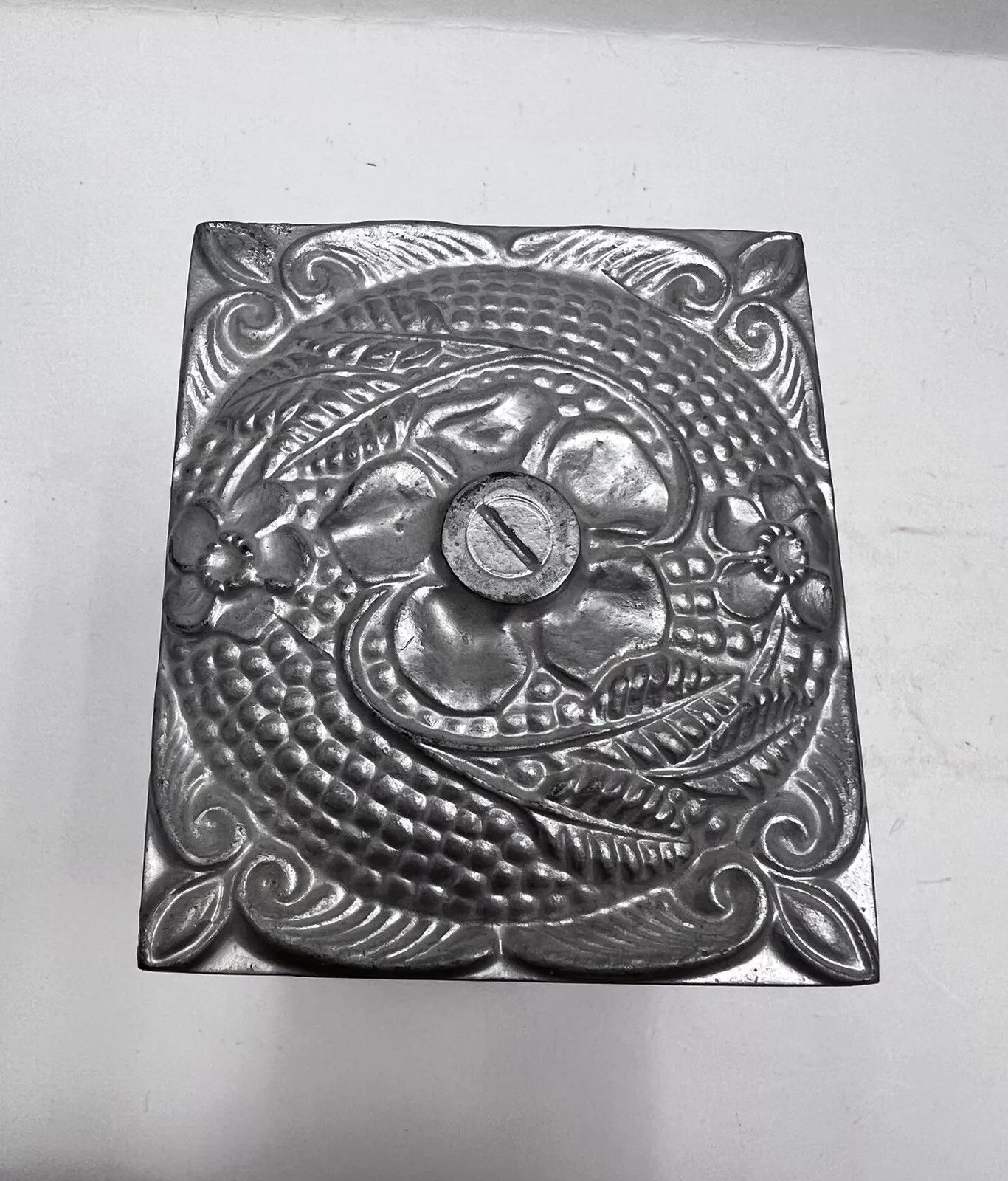 Art Deco Rare Vintage J.E. Stevens Jewel Bank Cast Iron Safe (With Key) For Sale