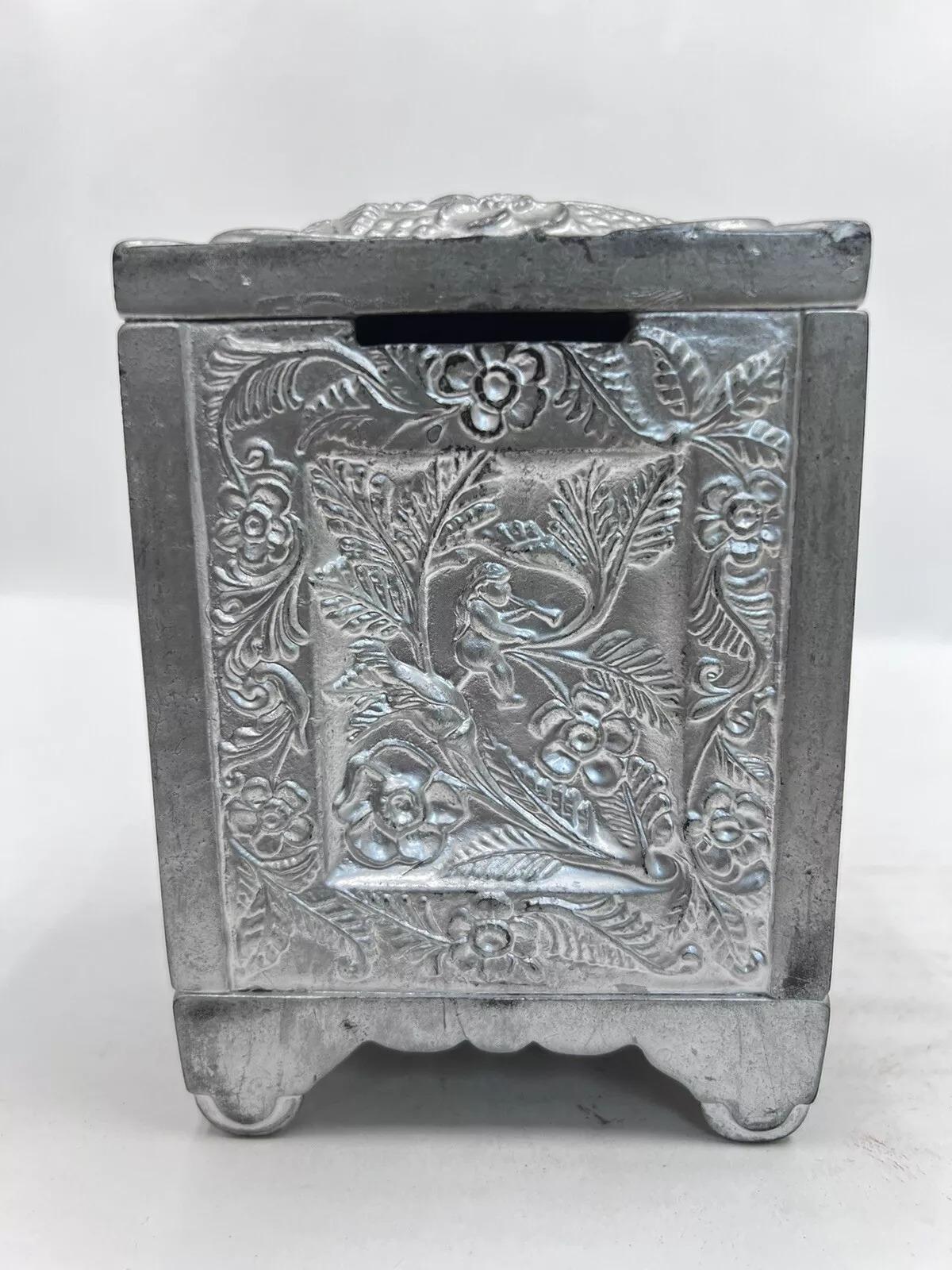 Rare Vintage J.E. Stevens Jewel Bank Cast Iron Safe (With Key) In Good Condition For Sale In Philadelphia, PA