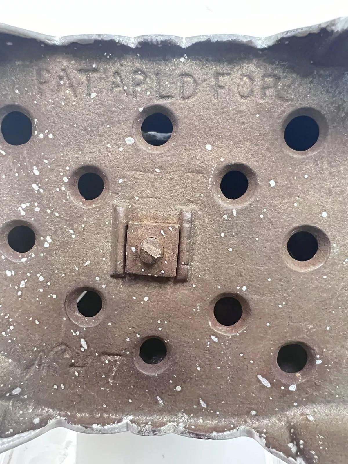 20th Century Rare Vintage J.E. Stevens Jewel Bank Cast Iron Safe (With Key) For Sale