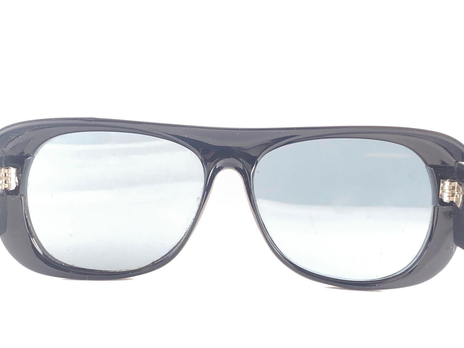Seltene Vintage Korea Fishing 16992 Rahmen Polarisierte Linsen 1980er Jahre Sonnenbrille für Damen oder Herren im Angebot