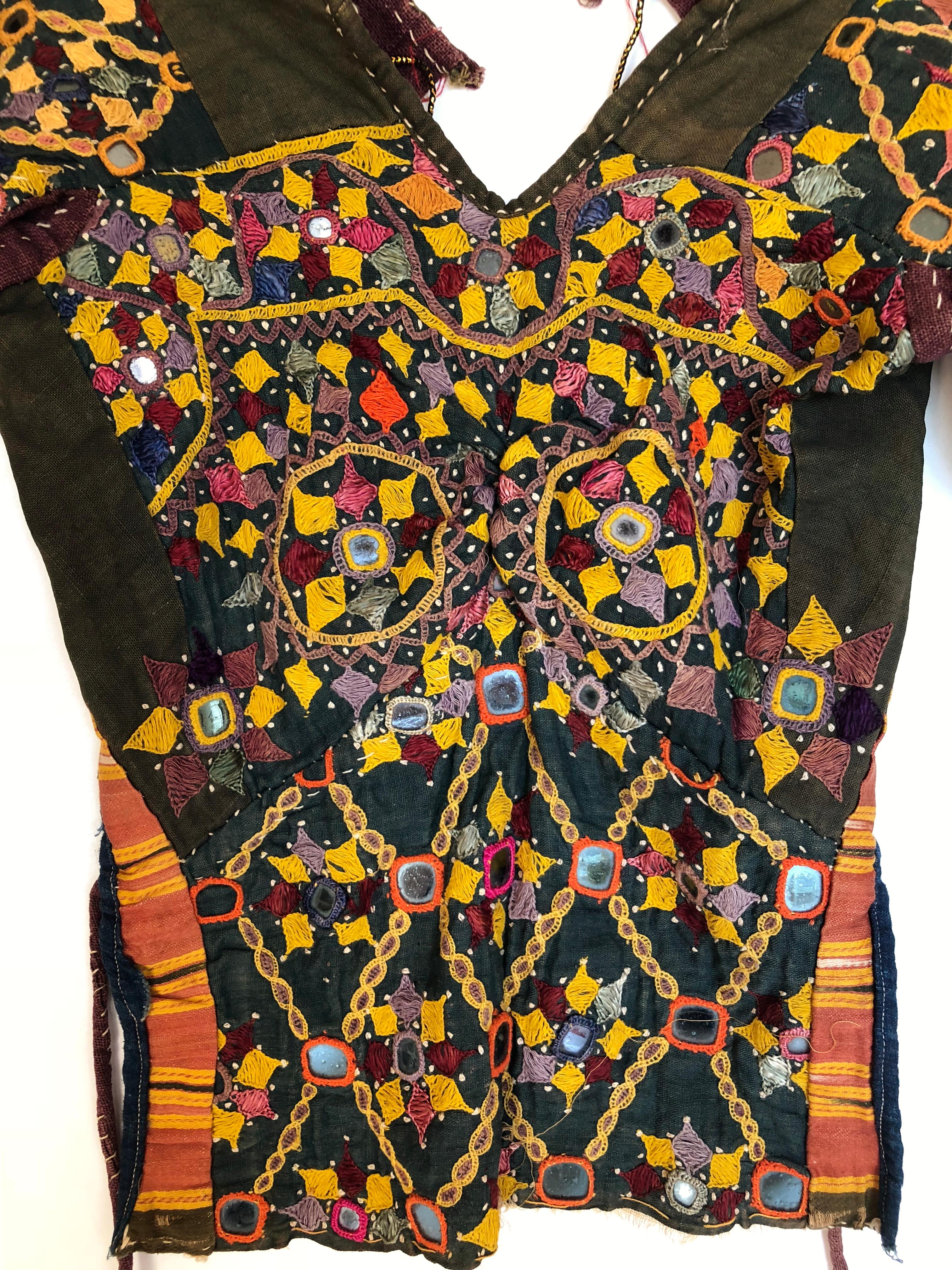 Rare Vintage Kutch Tribal Choli, Blouse with Hand Embroidery and Mirrors, India For Sale 2