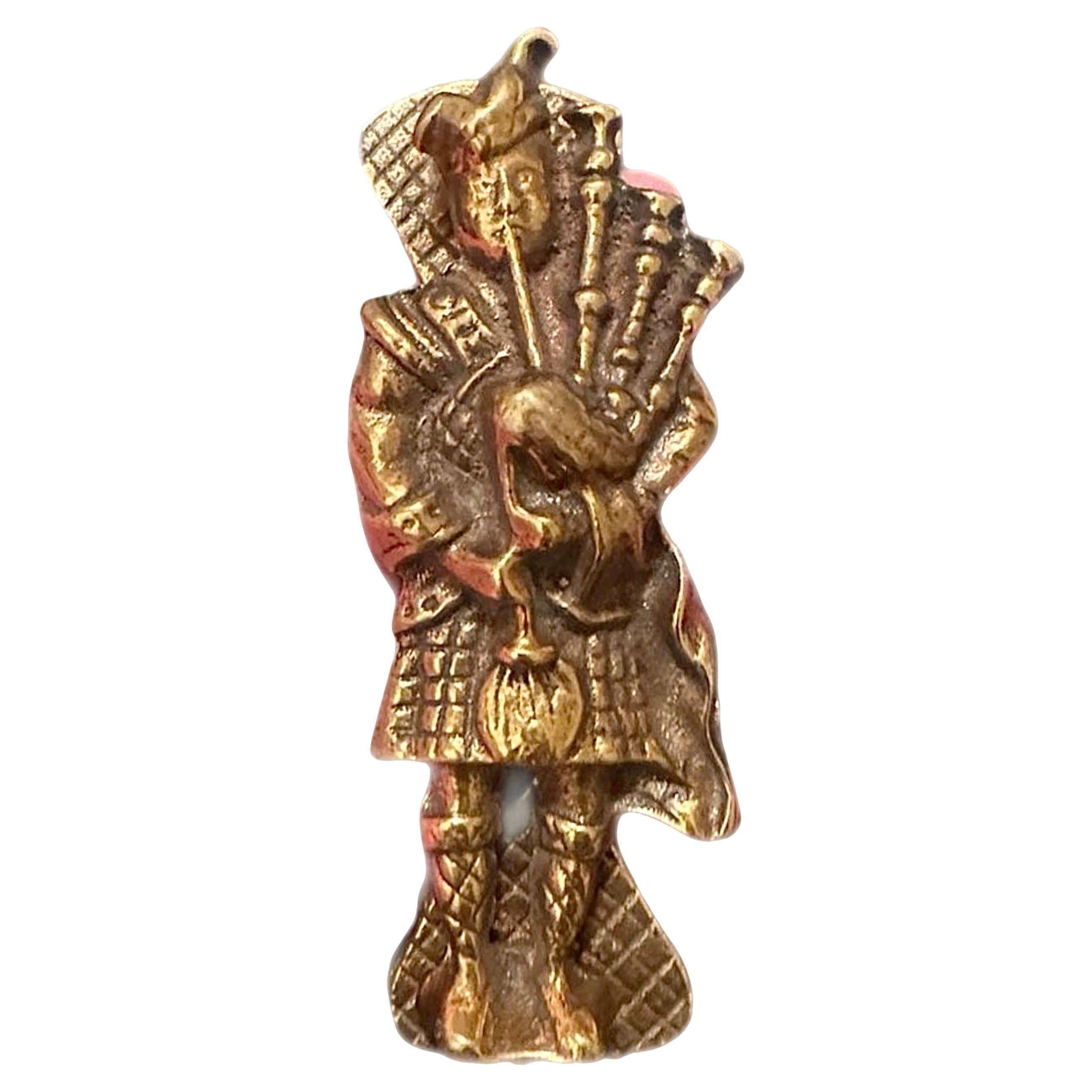 Rare Vintage Large 50s Scottish Bagpipe Player Solid Brass Door Knocker Scotland For Sale