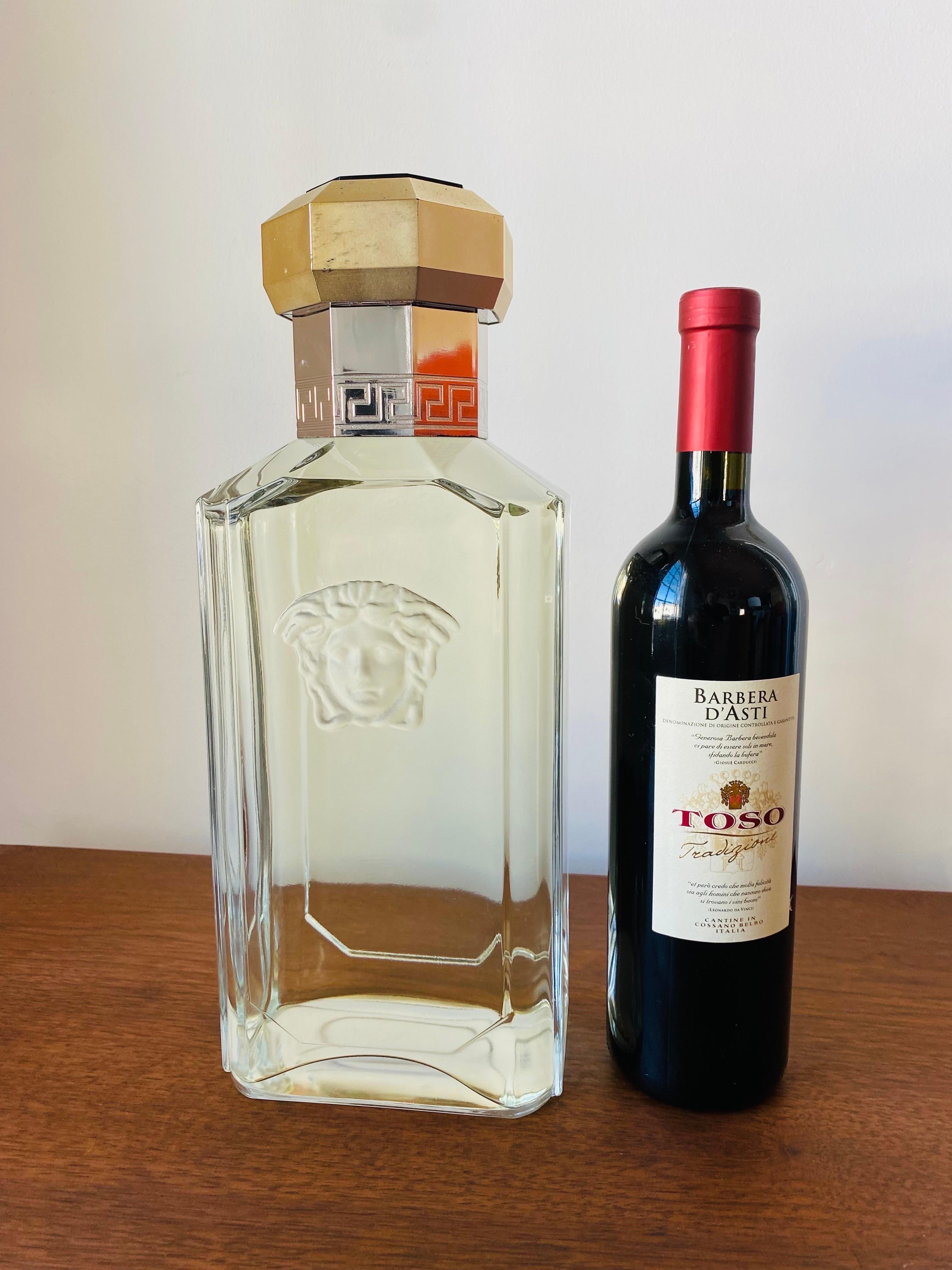 Rara confezione vintage di grandi dimensioni per il profumo The Dreamer di Versace anni '90 In condizioni buone in vendita a San Diego, CA