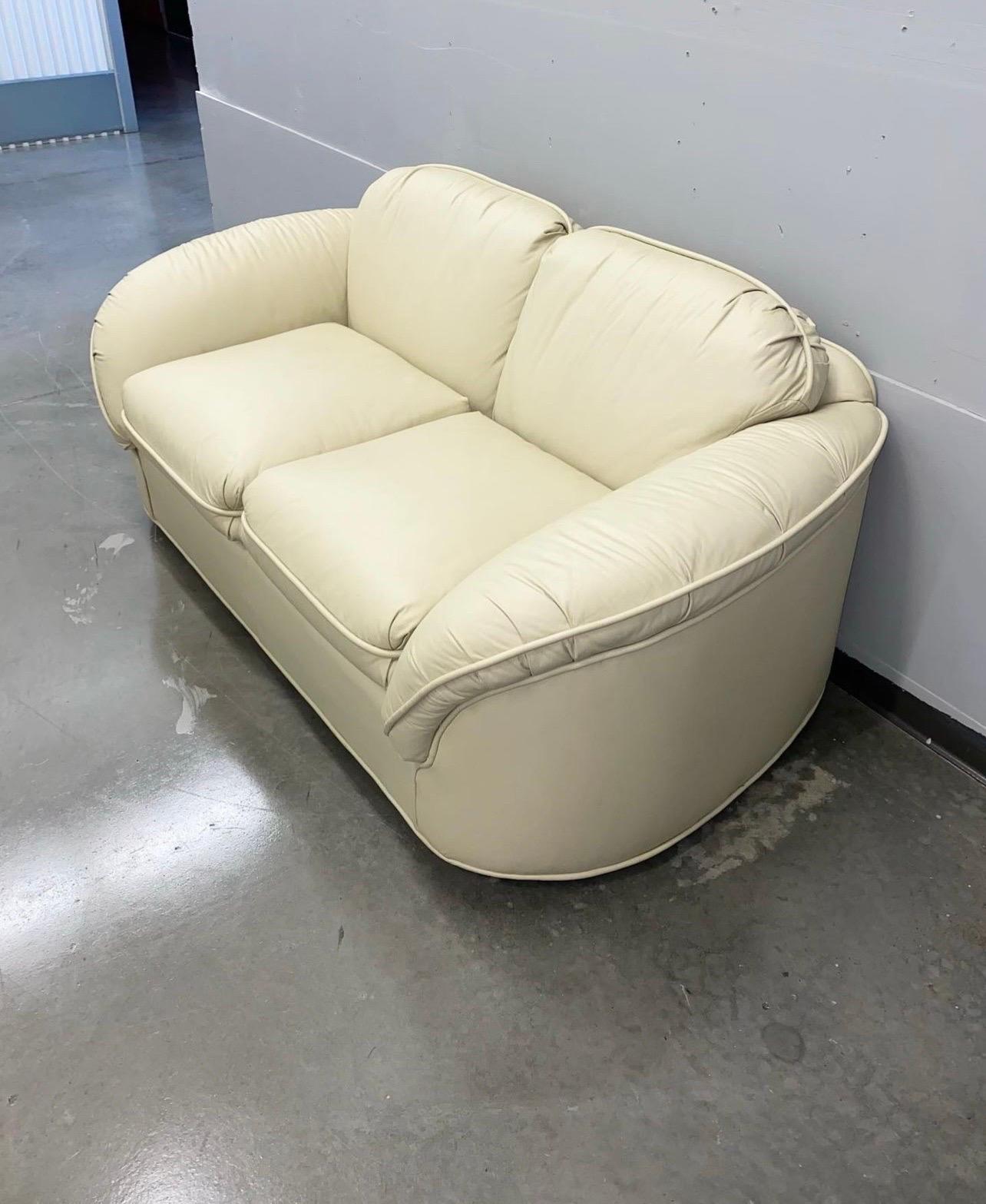 Rare Vintage Leathercraft Inc. Cream Loveseat Made in North Carolina In Good Condition For Sale In Brooklyn, NY