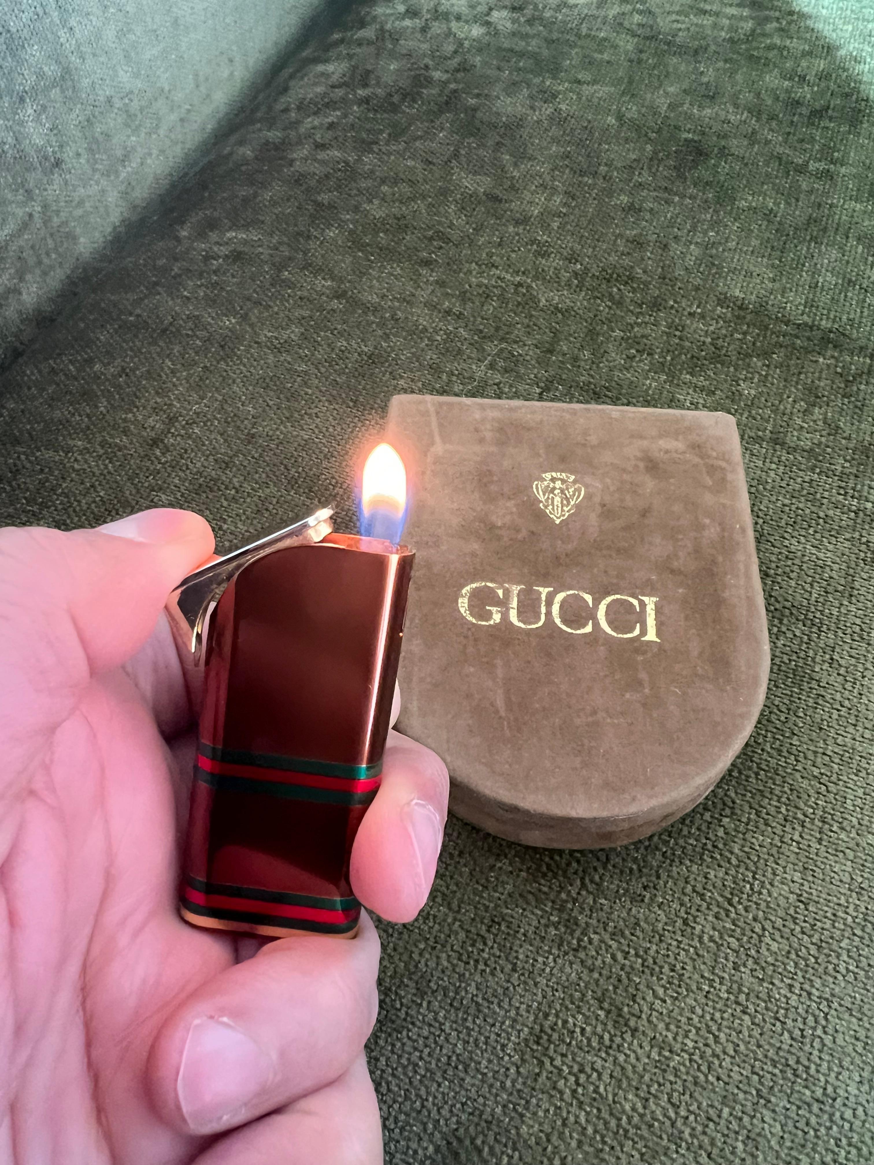 Rare Vintage Luxury Gucci lighter Florence Italia Circa 80 Original Suede Case For Sale 11