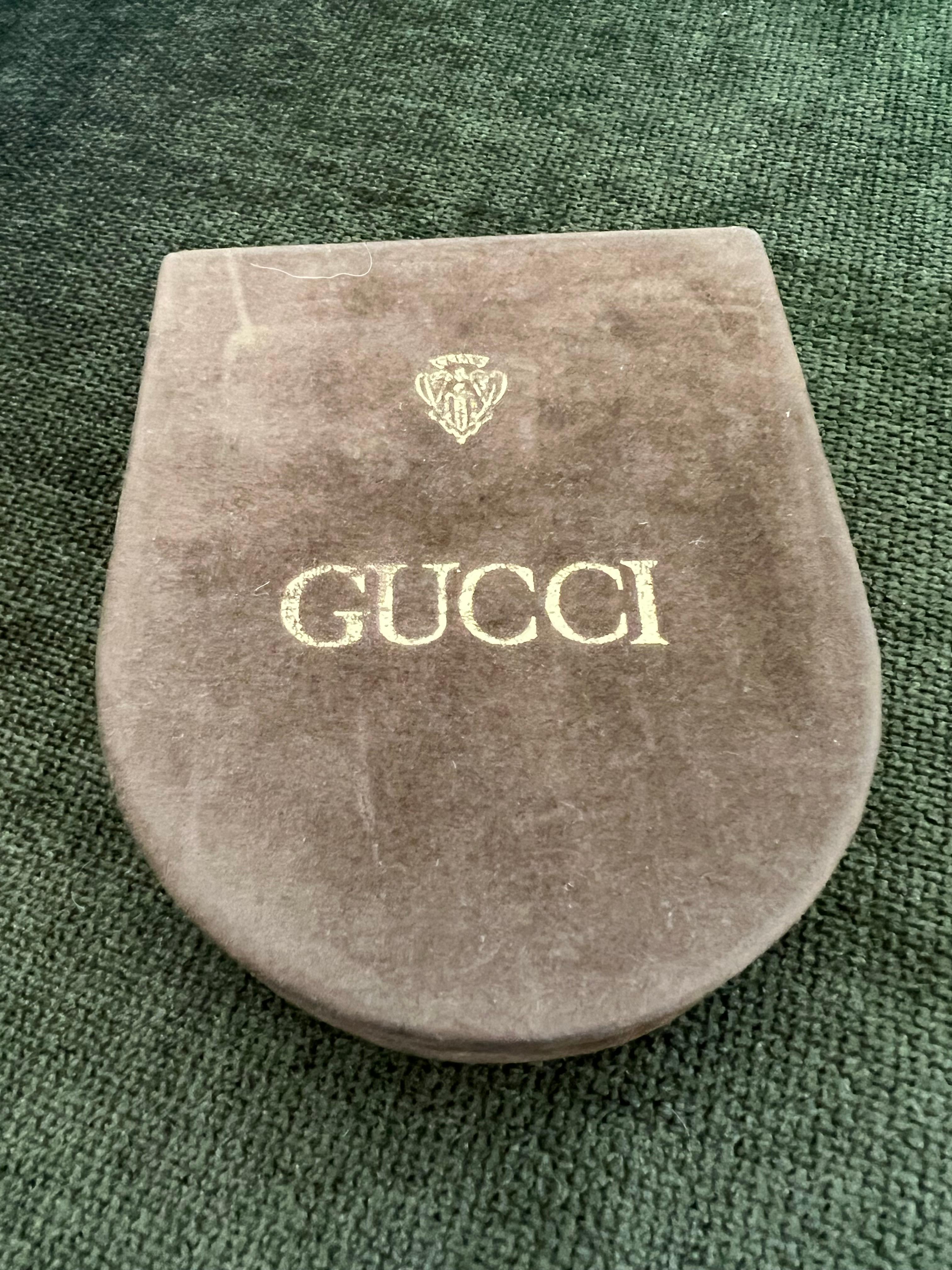 Rare Vintage Luxury Gucci lighter Florence Italia Circa 80 Original Suede Case For Sale 3