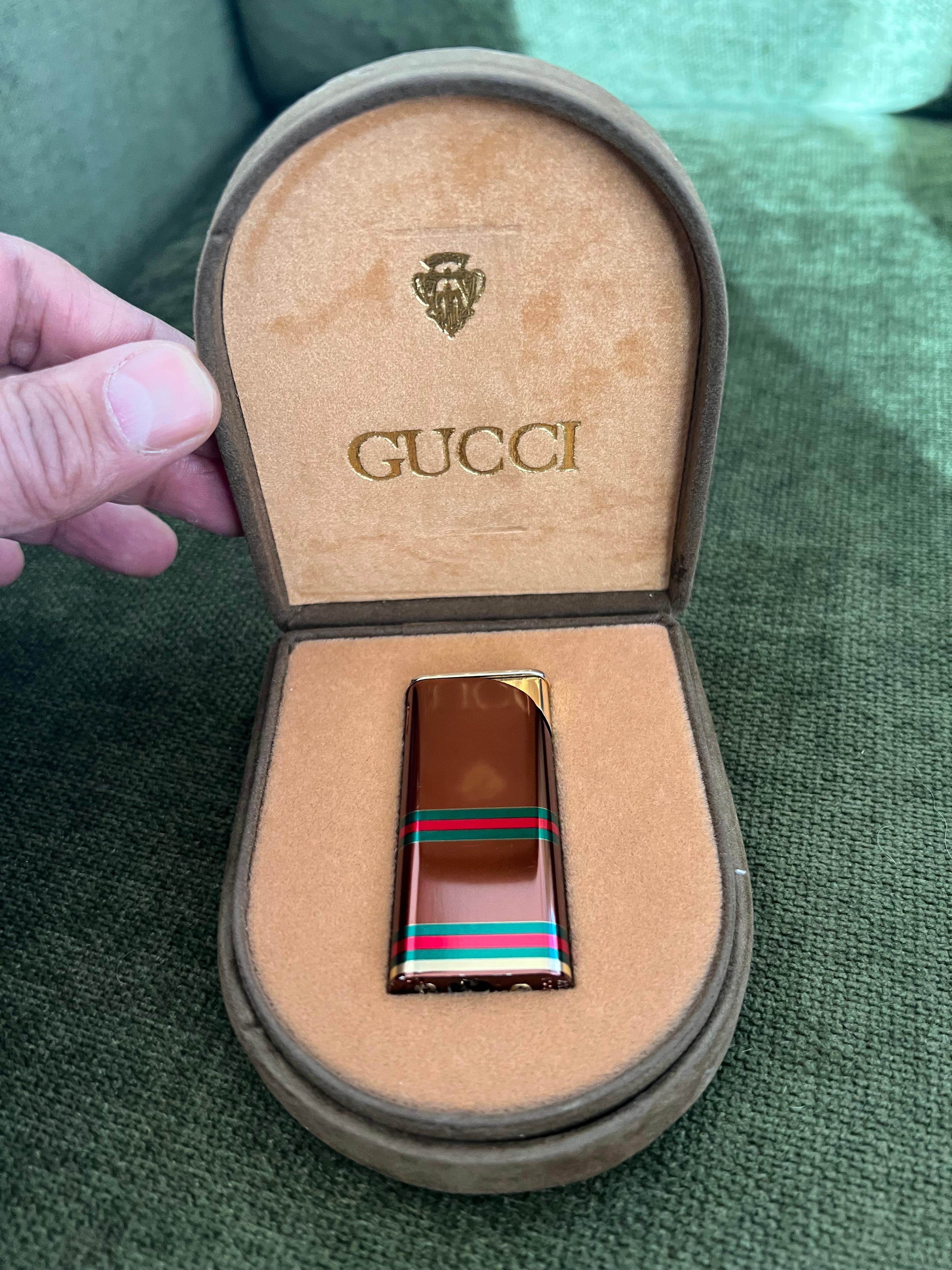 Rare Vintage Luxury Gucci lighter Florence Italia Circa 80 Original Suede Case For Sale 4