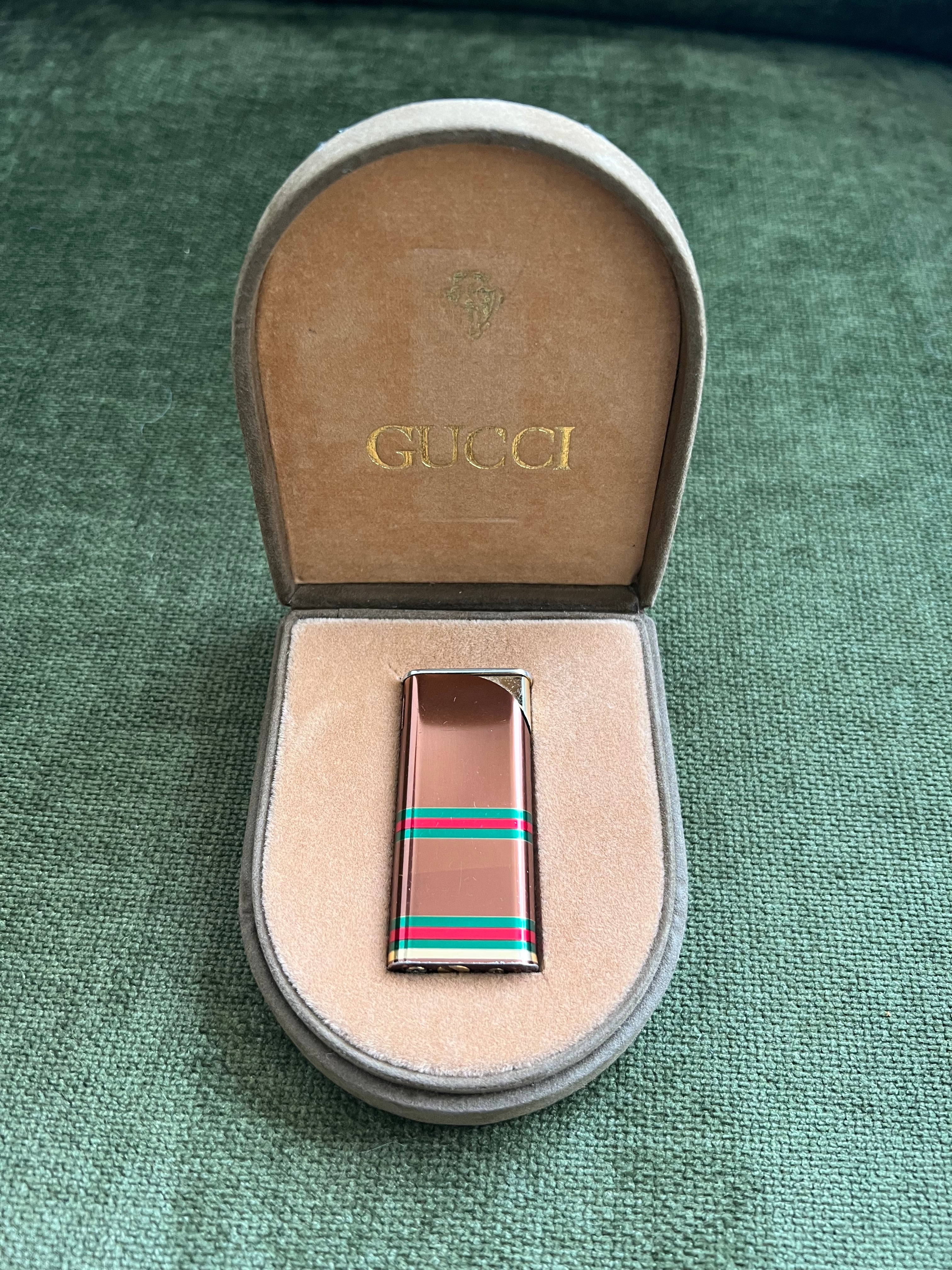 Rare Vintage Luxury Gucci lighter Florence Italia Circa 80 Original Suede Case For Sale