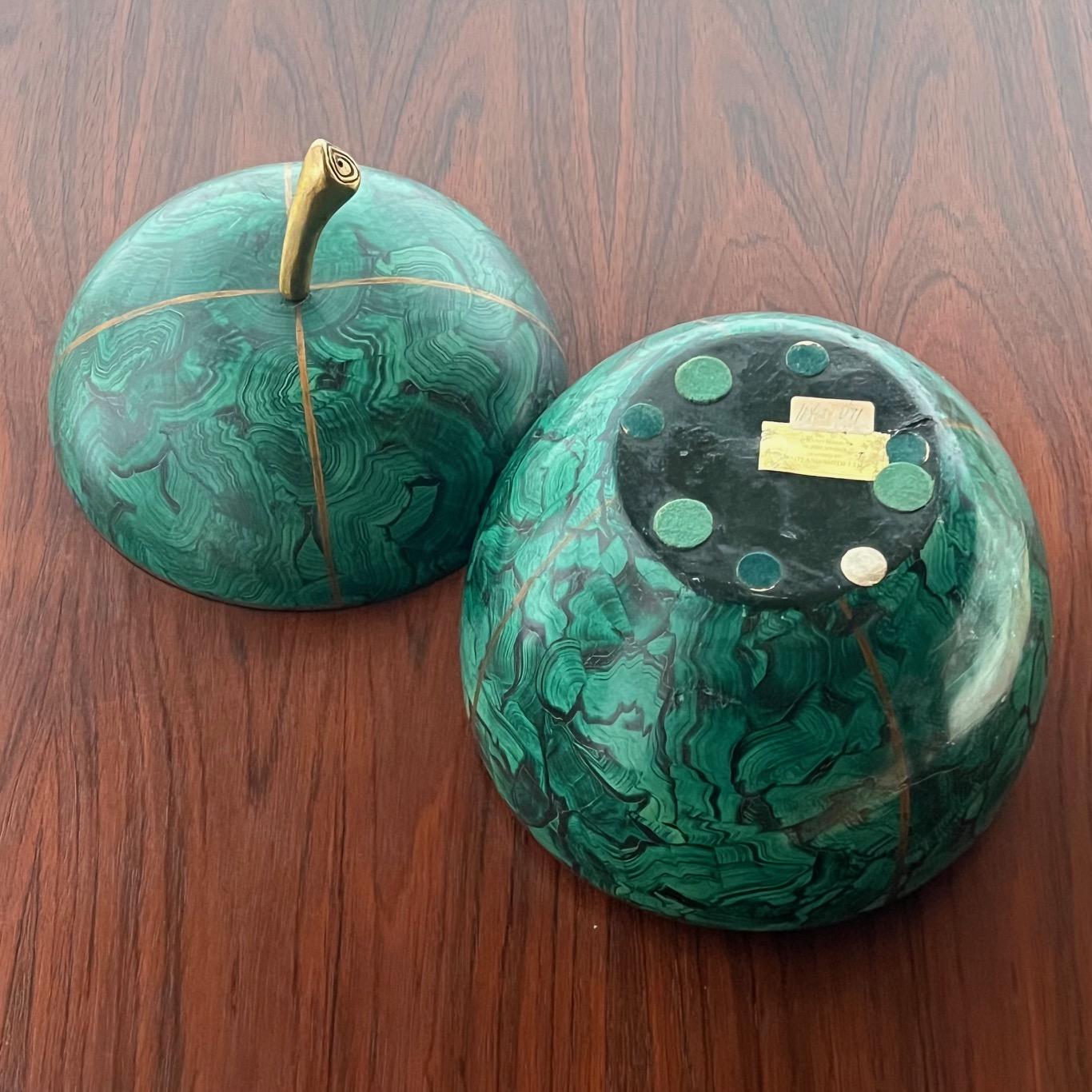 Rare Vintage Maitland Smith Faux Malachite Treasure Box in the Form of an Apple In Good Condition For Sale In Philadelphia, PA
