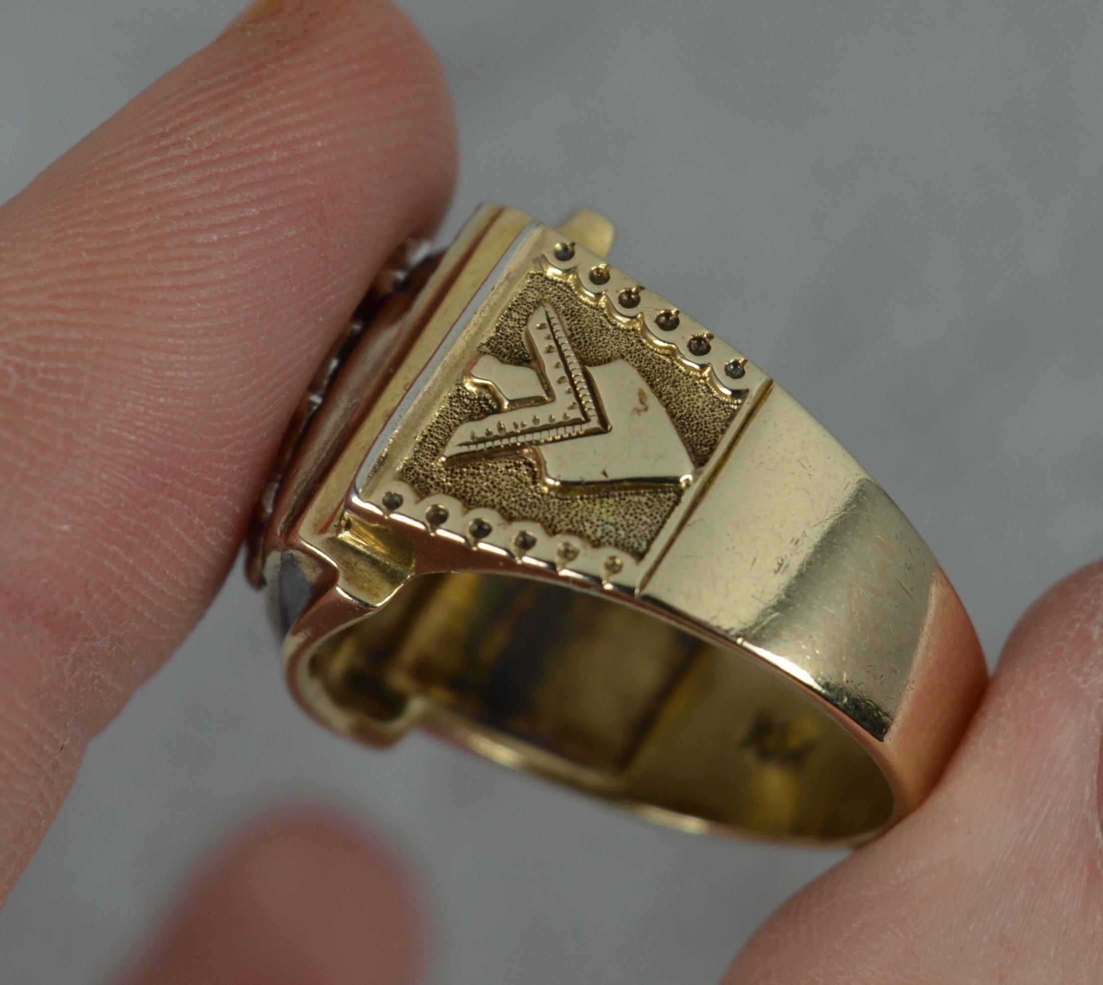 Rare Vintage Masonic 10ct Gold Signet Ring In Good Condition In St Helens, GB