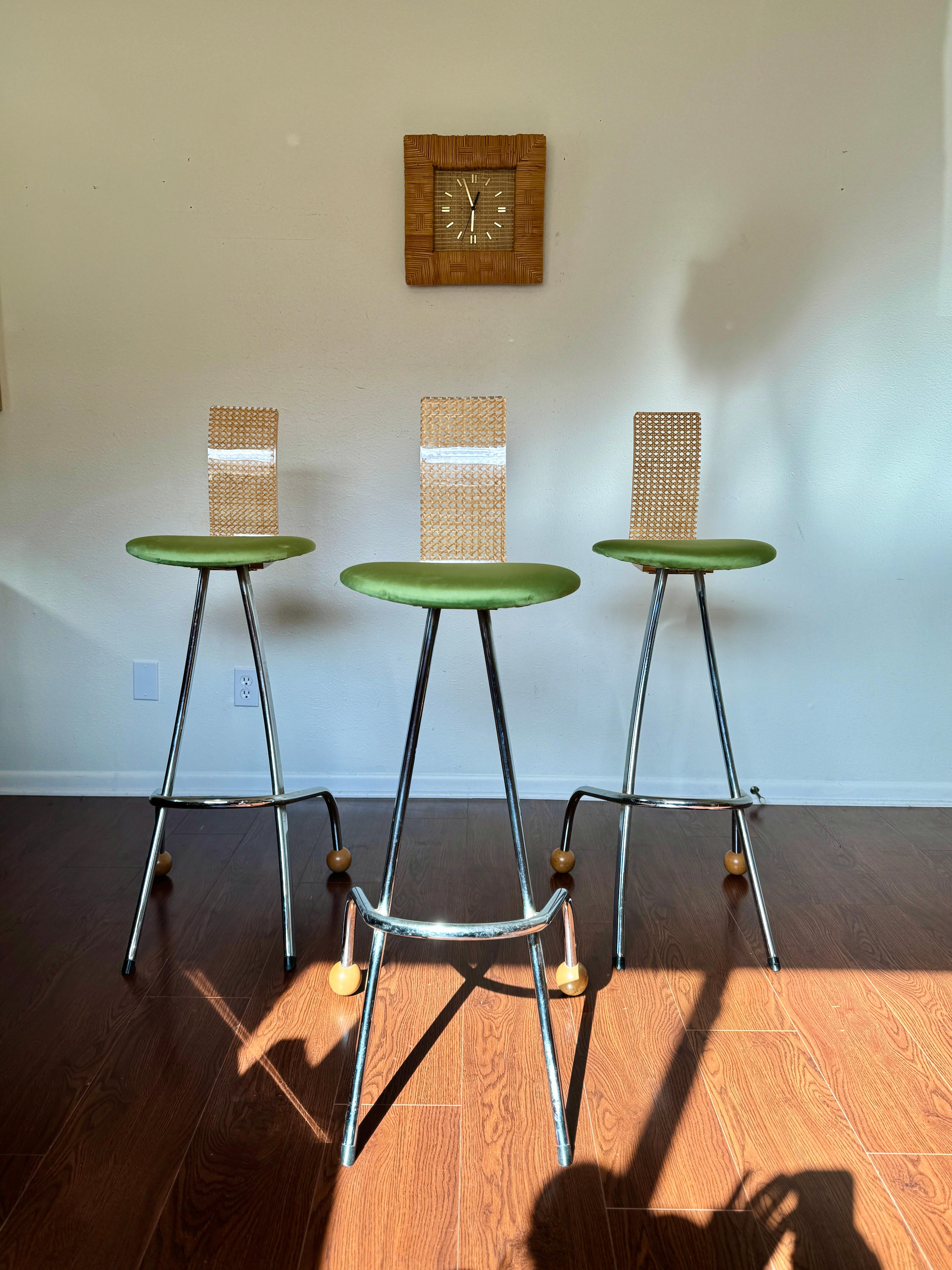 Raros taburetes de bar franceses estilo Memphis vintage de Miriam, circa 1990s finales del siglo XX en venta
