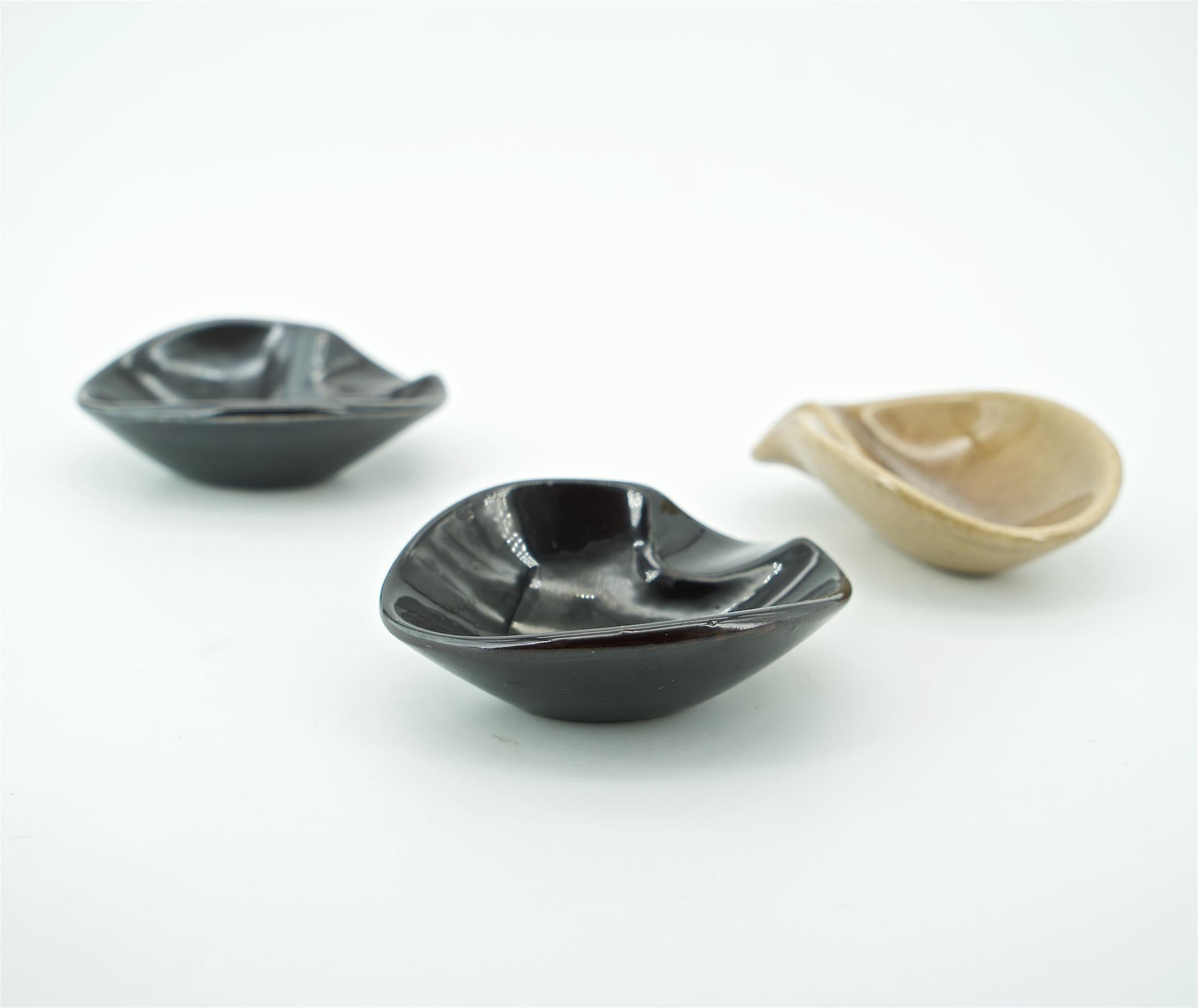Stoneware Rare Minnie Negoro Japanese Female Organic Design Ashtray Bowl Noguchi Jouve For Sale