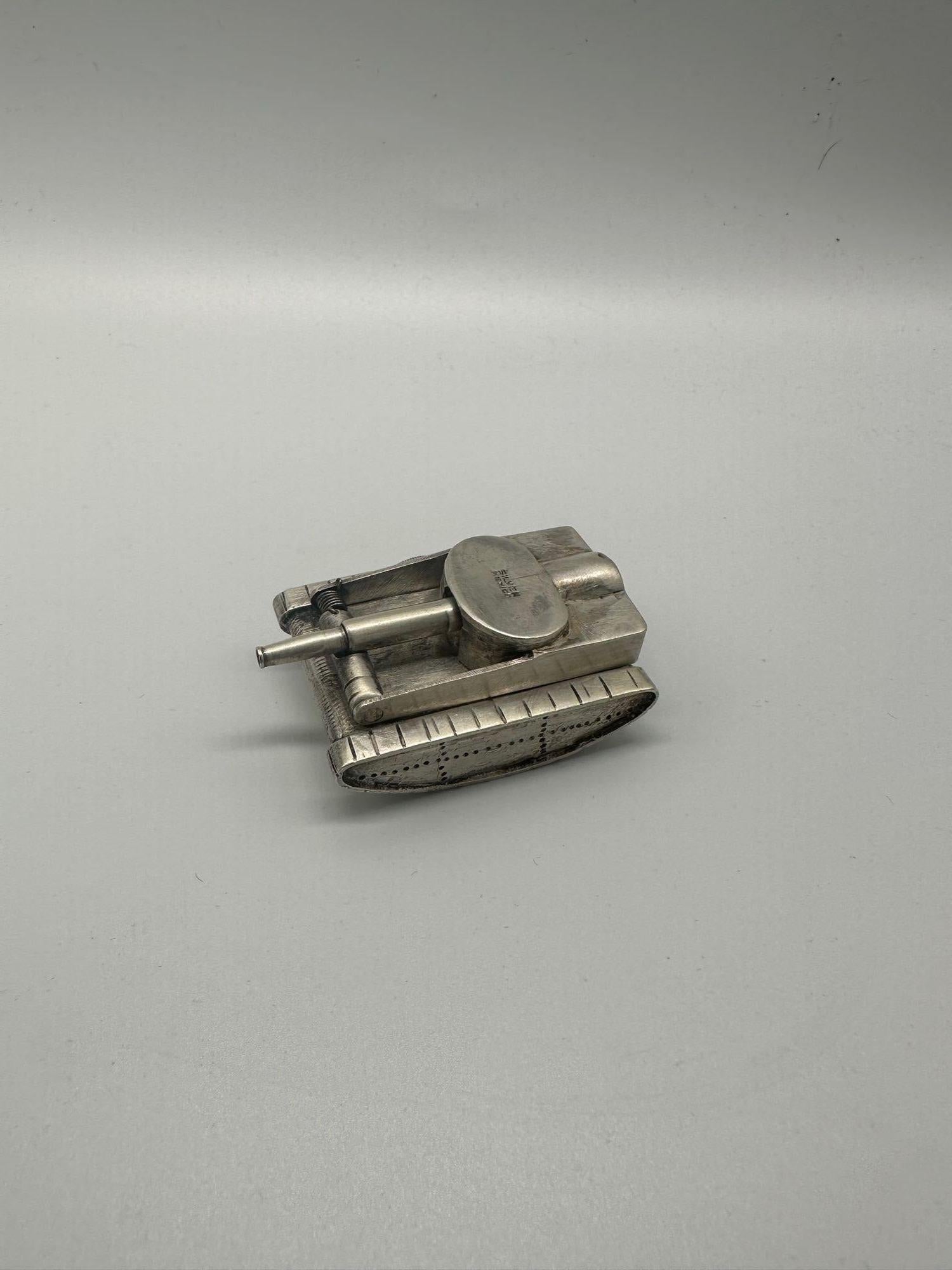 Rare Vintage Military Tank SilverLighter In Excellent Condition For Sale In Van Nuys, CA