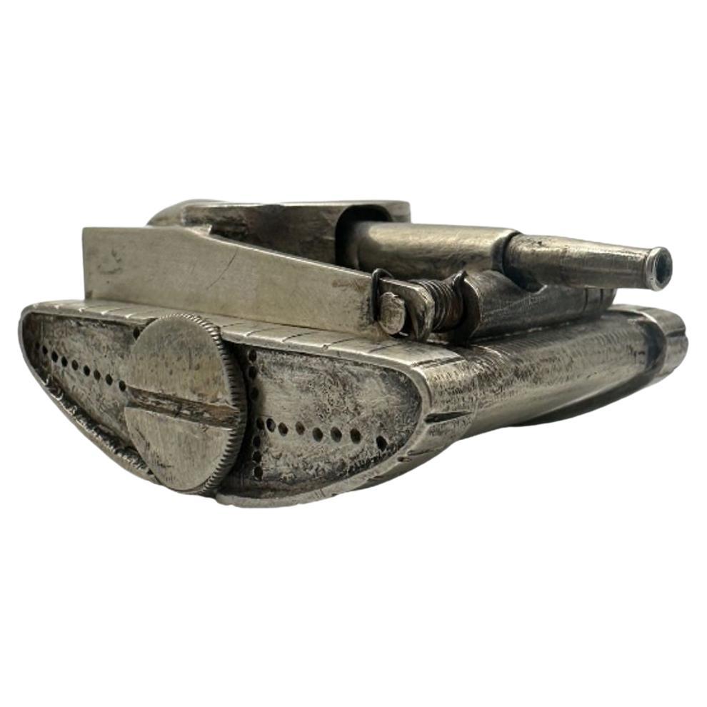 Rare briquet argenté vintage de Tank Military en vente