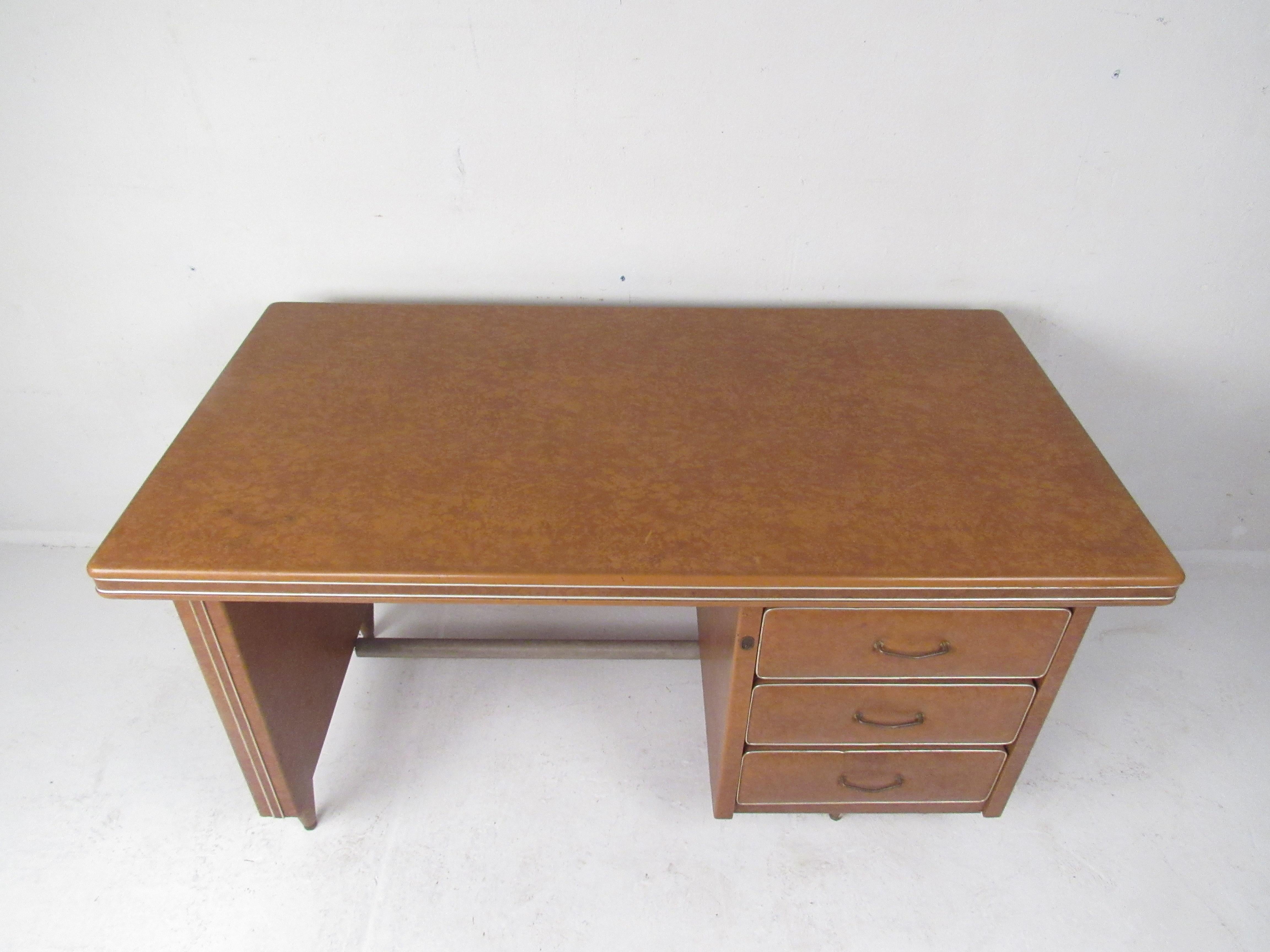 Rare Vintage Modern Italian Desk by Umberto Mascagni In Good Condition In Brooklyn, NY