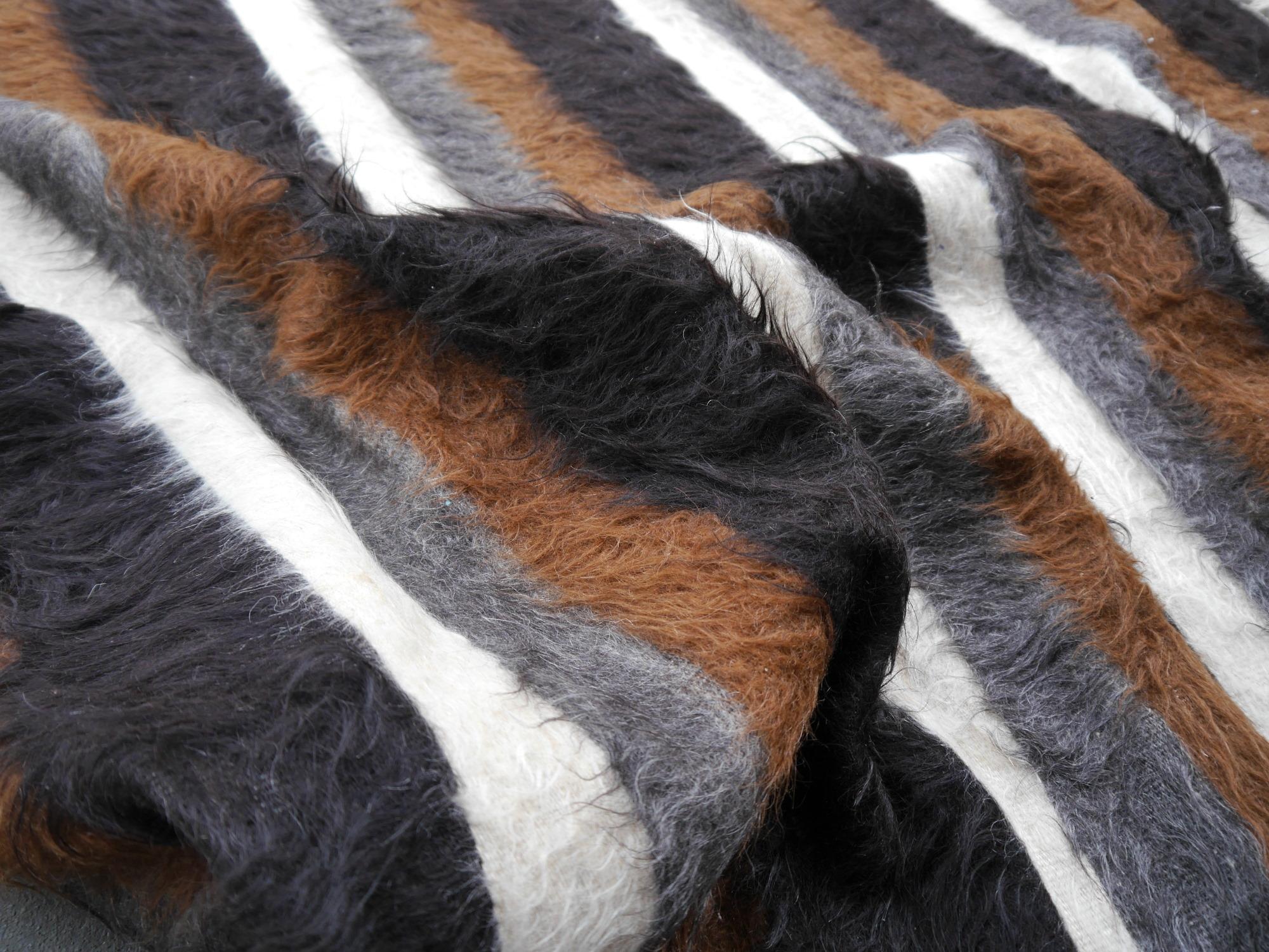 Seltener Vintage Mohair-Decken-Kelim-Teppich Türkei Beige, Braun, Grau und Schwarz (20. Jahrhundert) im Angebot