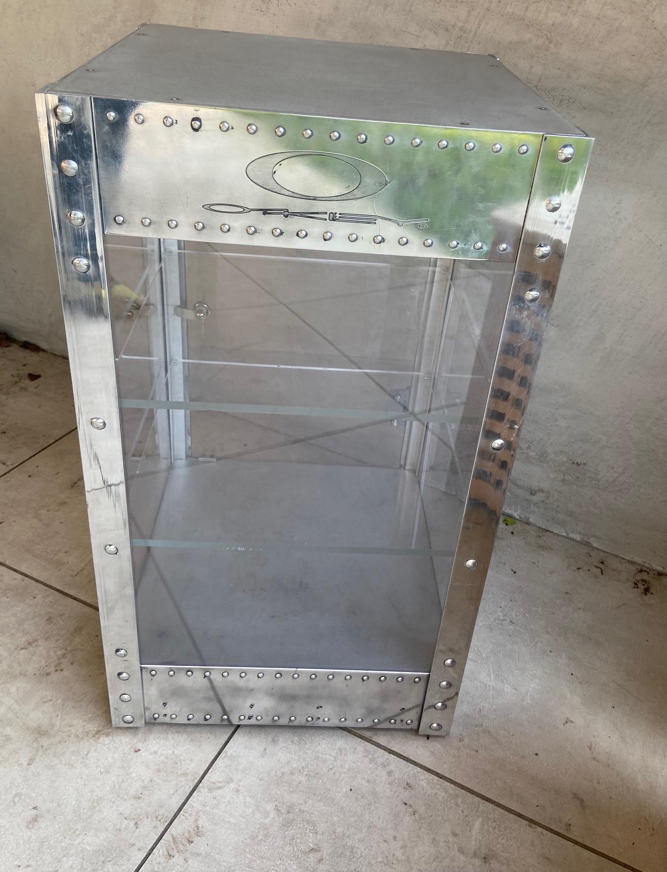 Rare Vintage Oakley X Metal Cube, 3 tierces Sunglasses Countertop Display Cabinet en vente 5