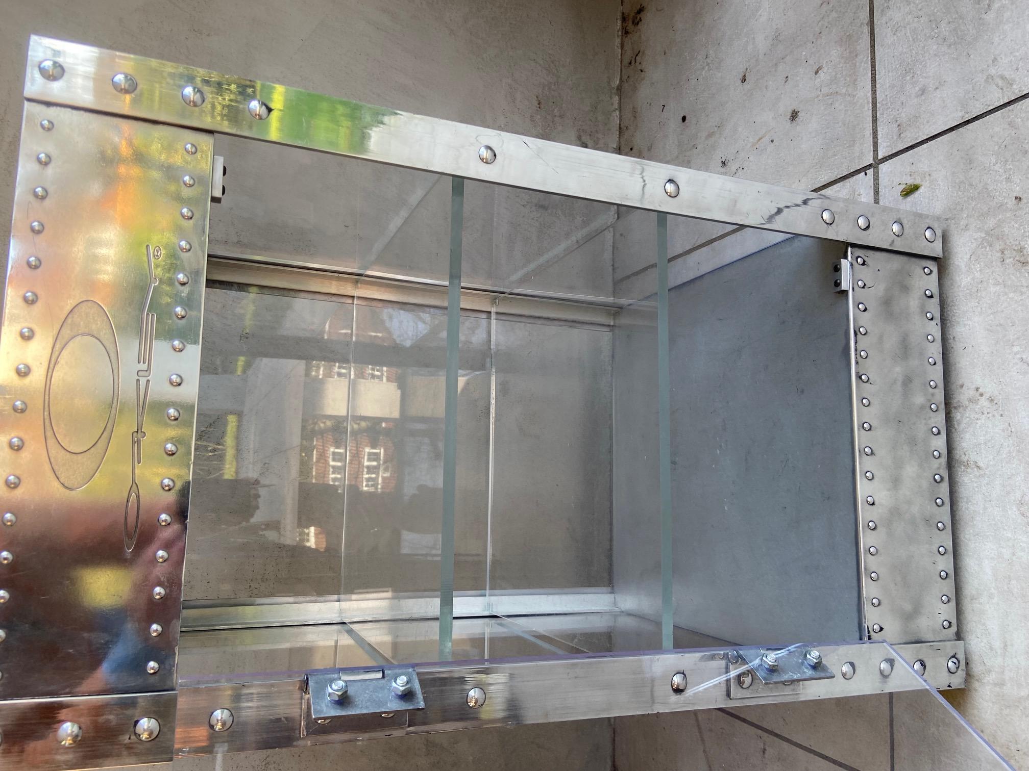 Rare Vintage Oakley X Metal Cube, 3 tierces Sunglasses Countertop Display Cabinet en vente 6