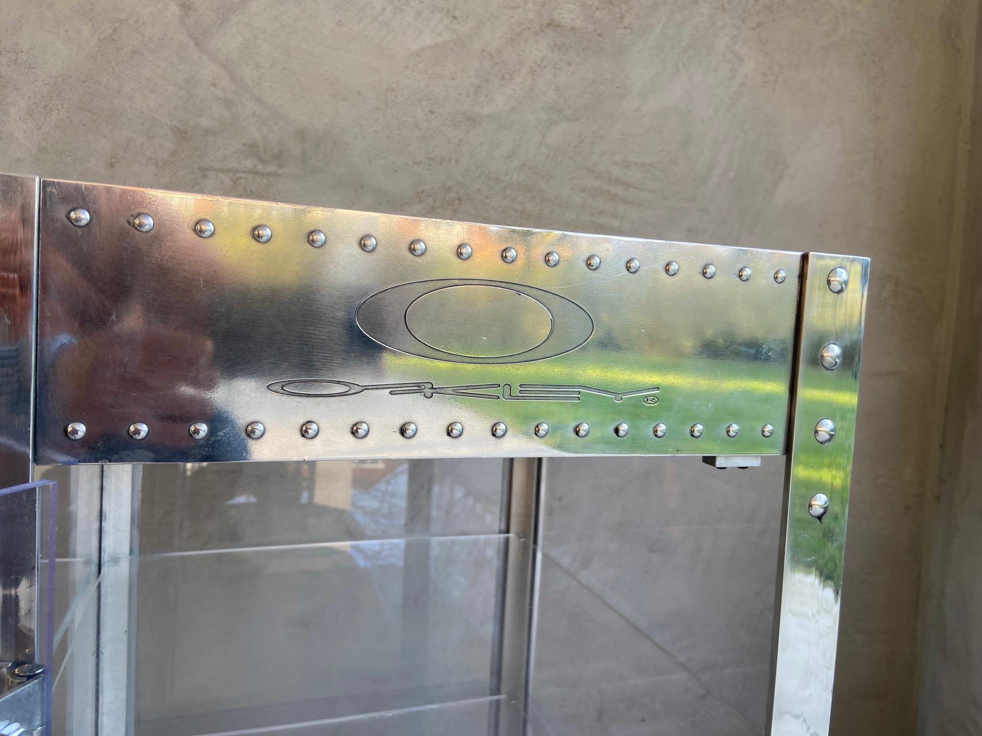 Rare Vintage Oakley X Metal Cube, 3 tierces Sunglasses Countertop Display Cabinet en vente 8