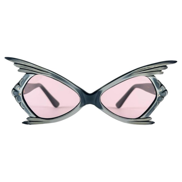 Chanel Runway Sunglasses - 11 For Sale on 1stDibs  chanel runway glasses,  chanell heart logo sunglasses
