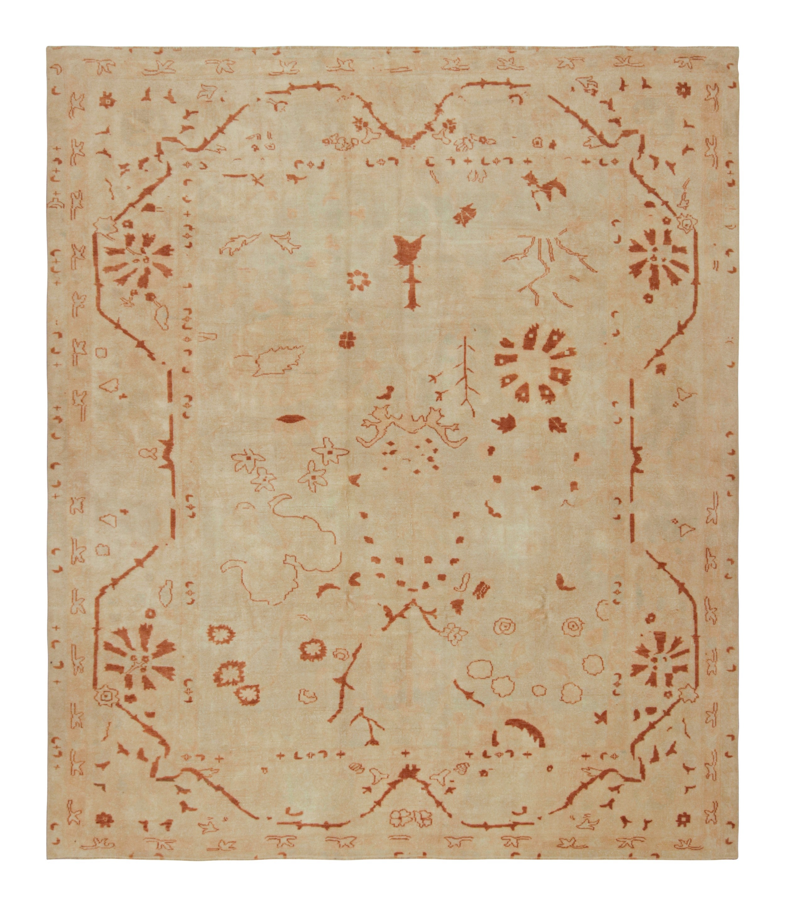 Seltener Vintage Oushak-Teppich in Beige mit Blumenmuster, von Rug & Kilim, aus Teppich