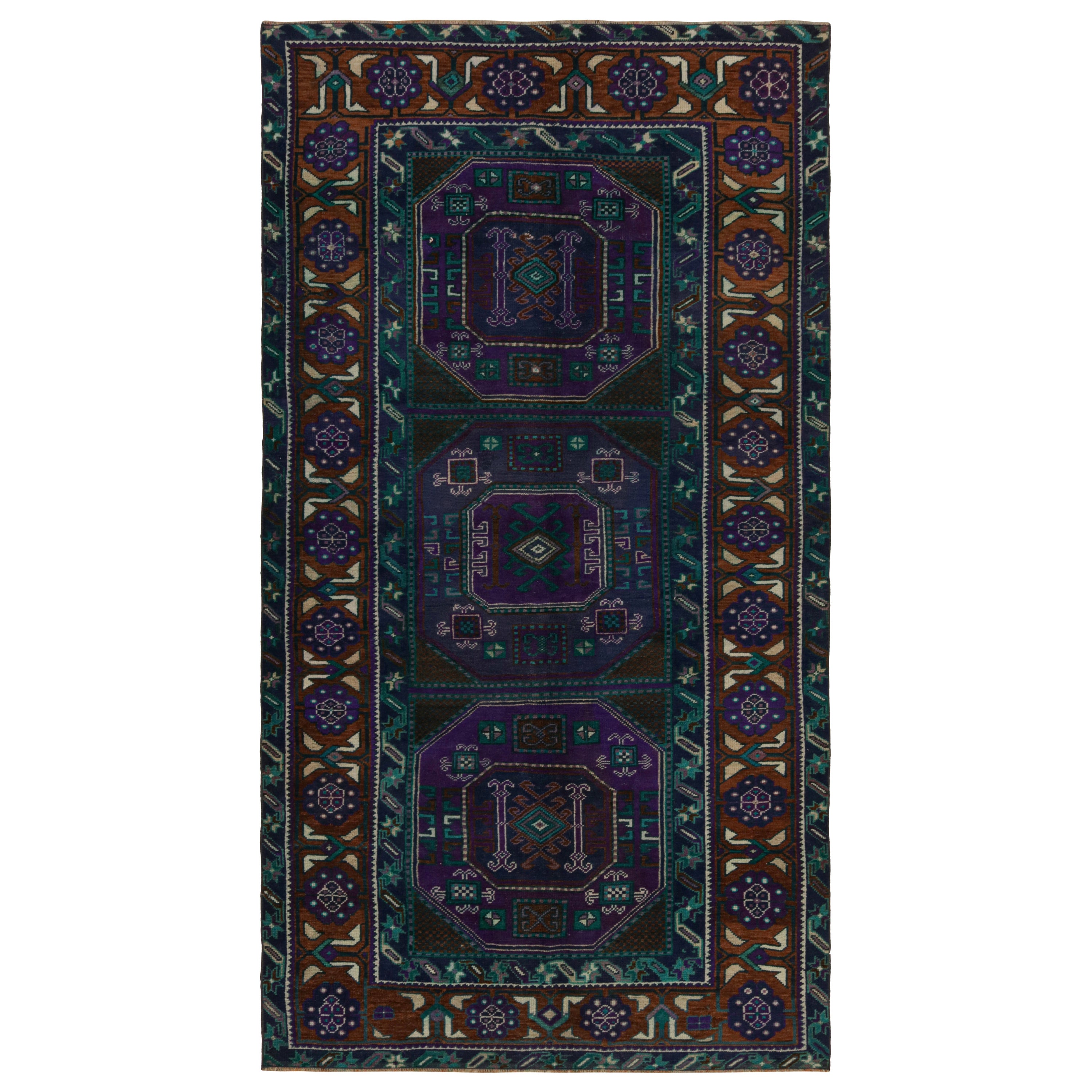 Seltener Vintage Oushak Läufer in Teal, mit geometrischem Muster von Rug & Kilim im Angebot